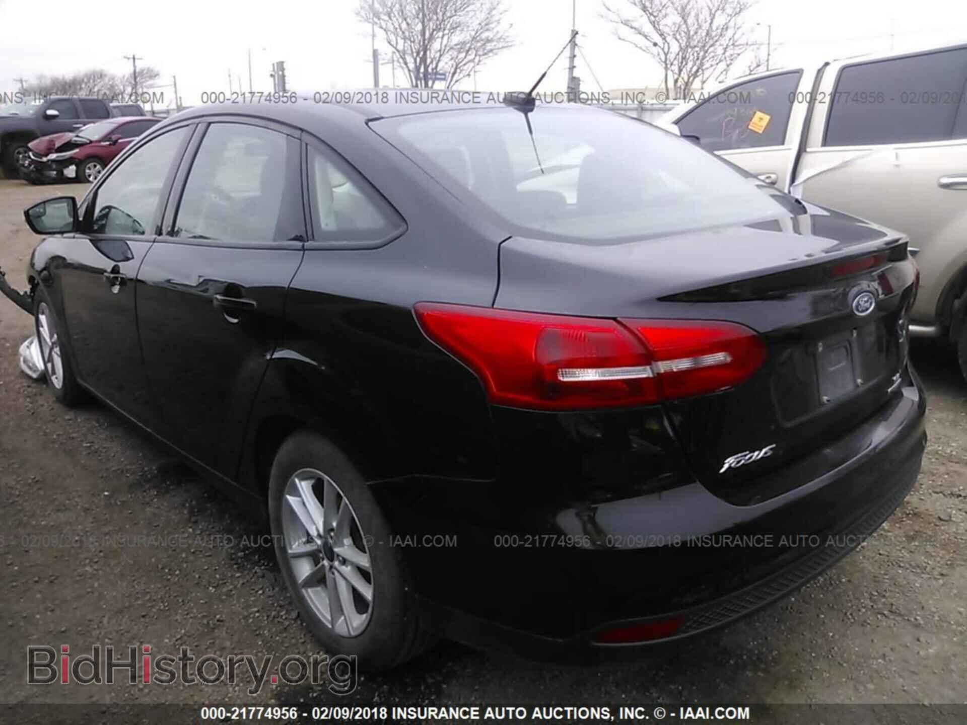 2016 Ford Focus - VIN: 1FADP3F20GL360178 - Фото 3