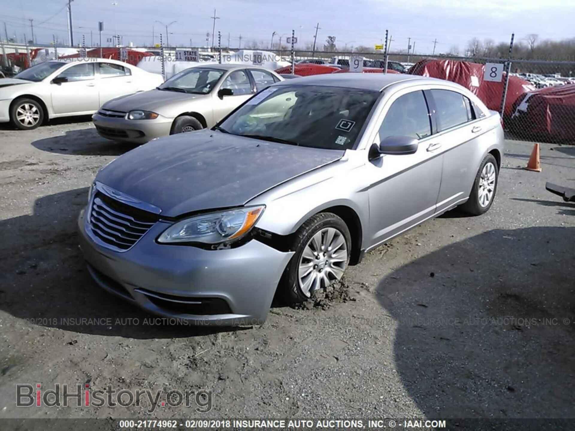 2014 Chrysler 200 - VIN: 1C3CCBAB3EN123502 - Фото 2