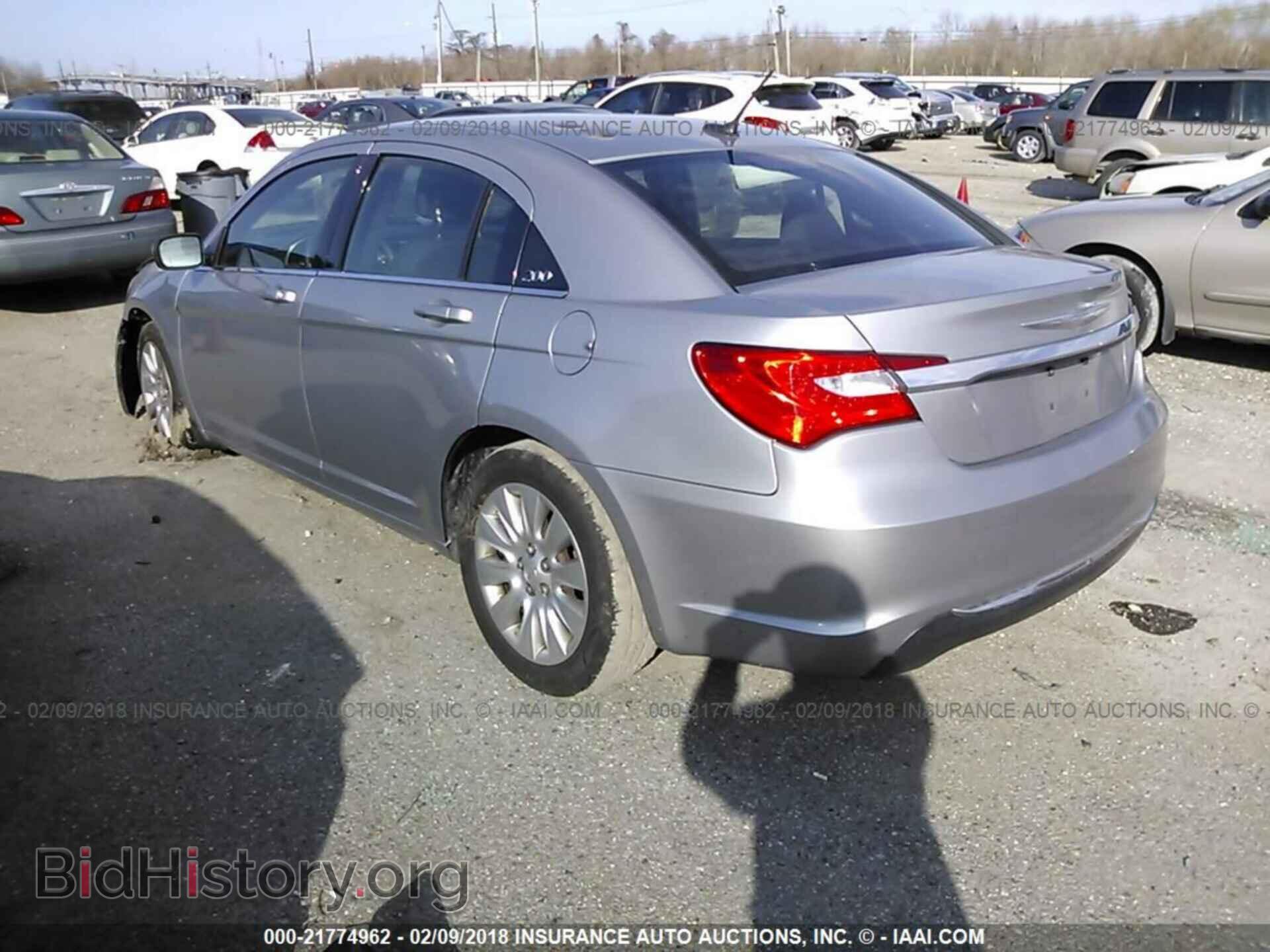 2014 Chrysler 200 - VIN: 1C3CCBAB3EN123502 - Фото 3