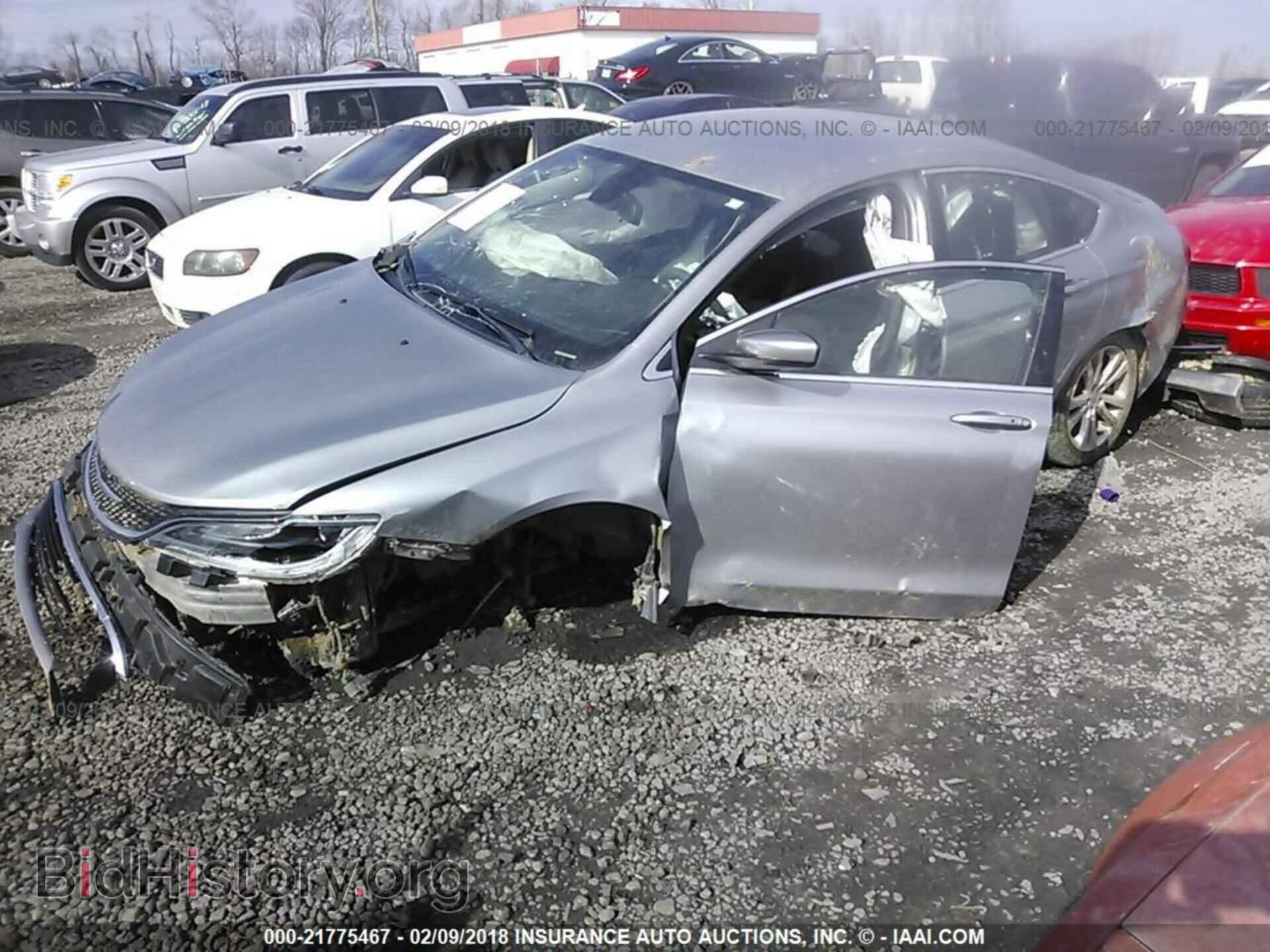 2015 Chrysler 200 - VIN: 1C3CCCAB8FN571404 - Photo 2