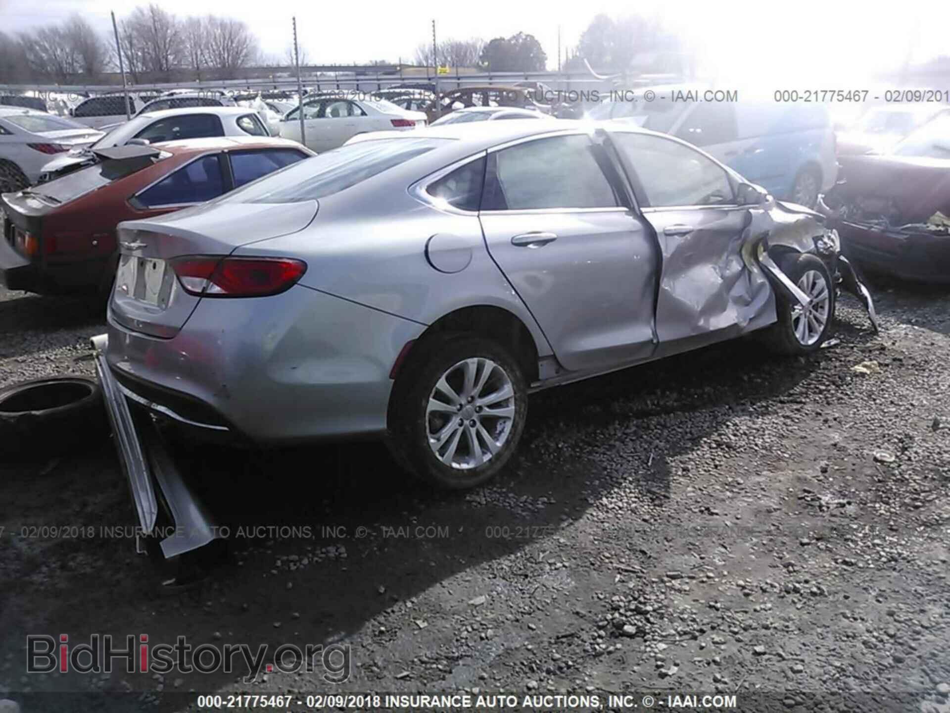 2015 Chrysler 200 - VIN: 1C3CCCAB8FN571404 - Photo 4