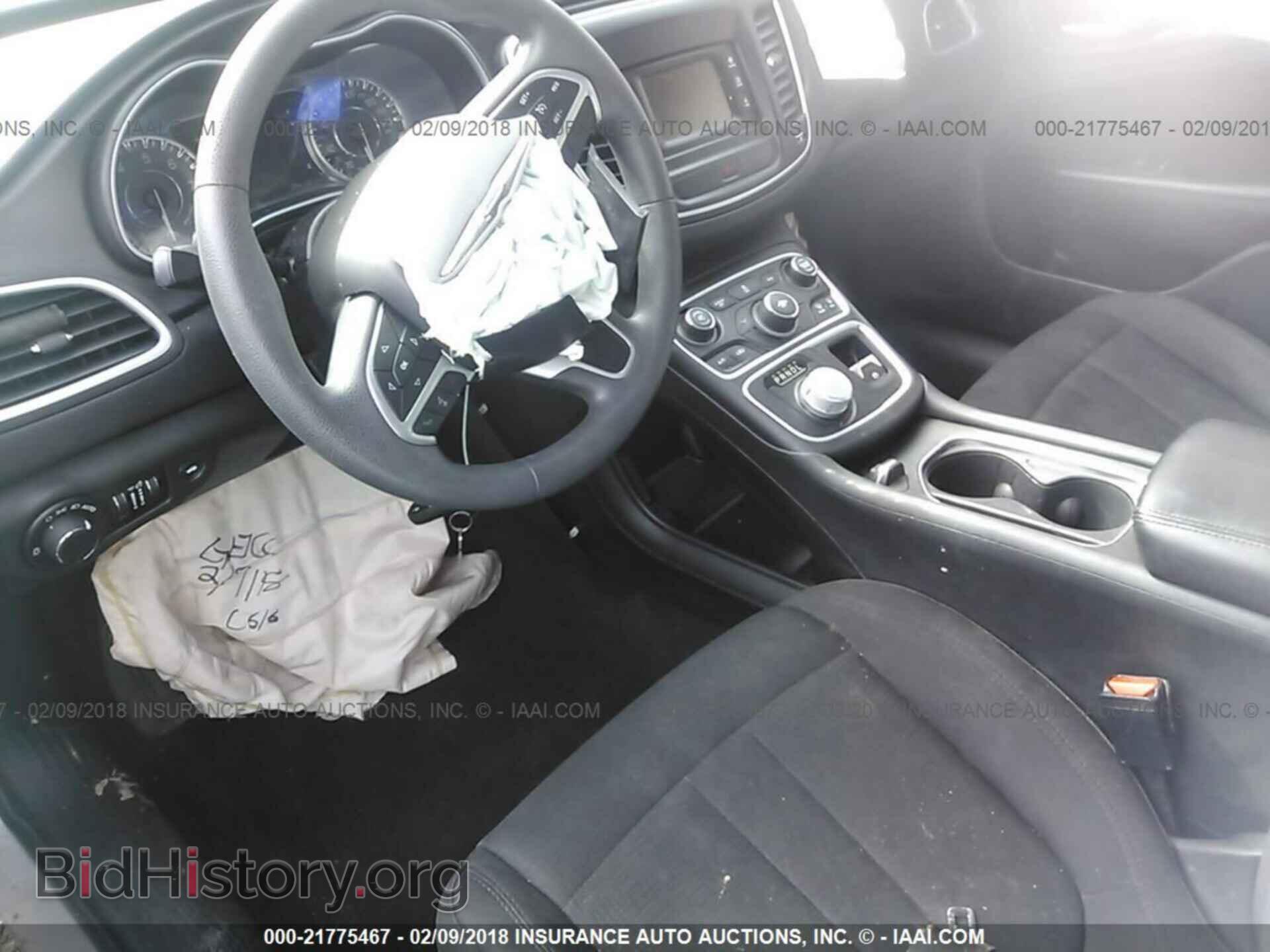 2015 Chrysler 200 - VIN: 1C3CCCAB8FN571404 - Photo 5