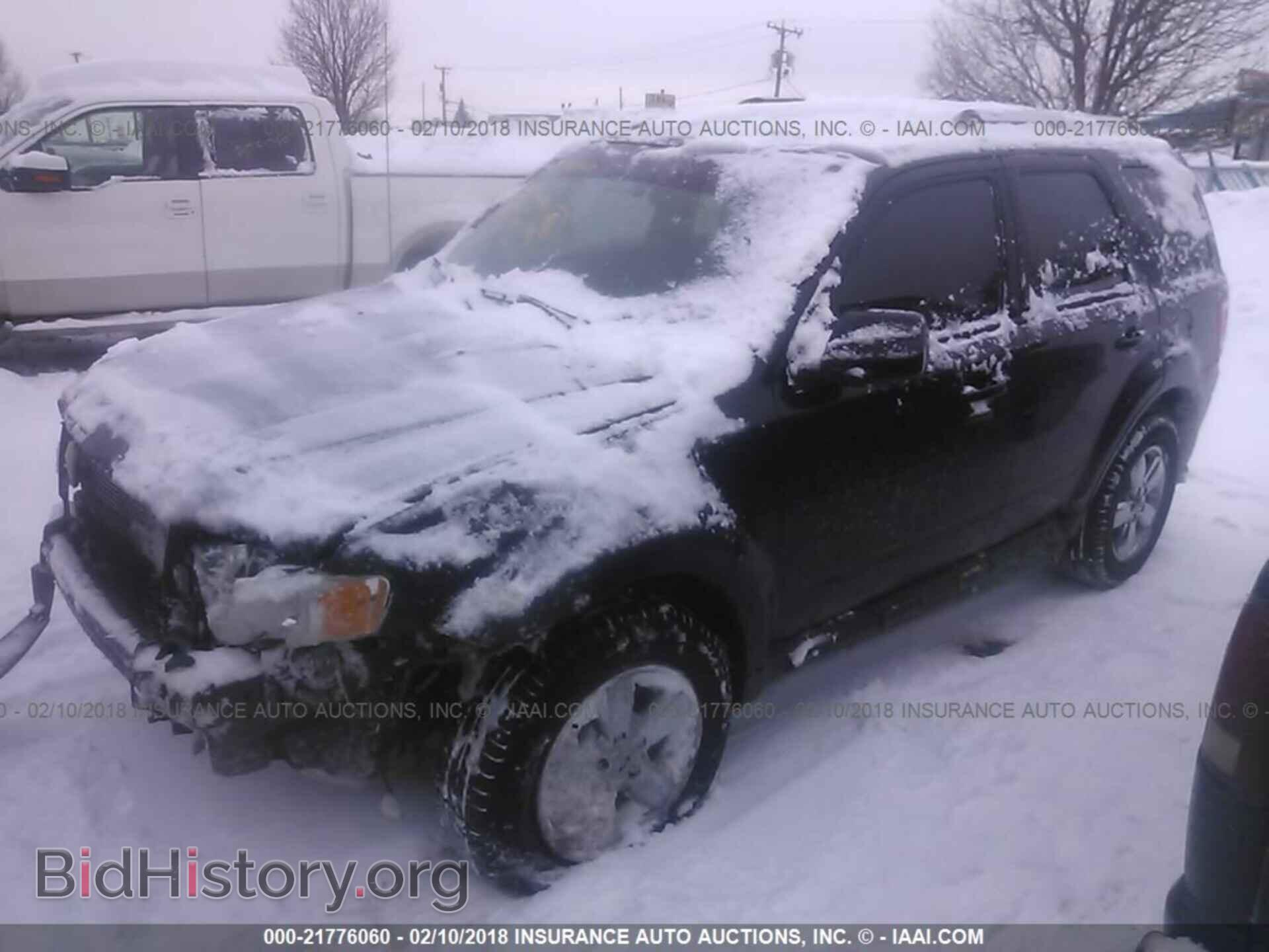 2011 Ford Escape - VIN: 1FMCU0EG2BKB01941 - Photo 2