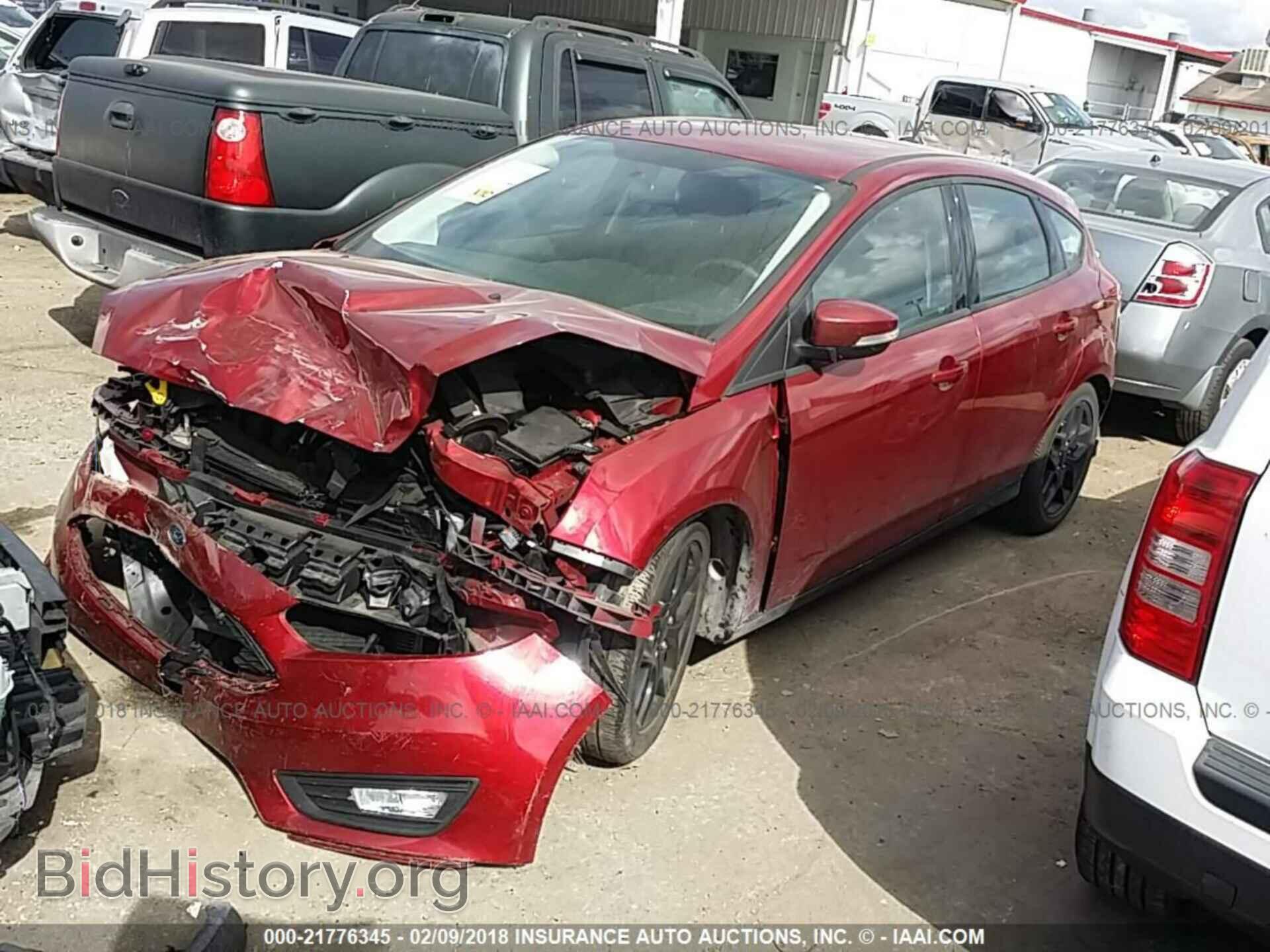 2016 Ford Focus - VIN: 1FADP3K26GL323951 - Фото 2