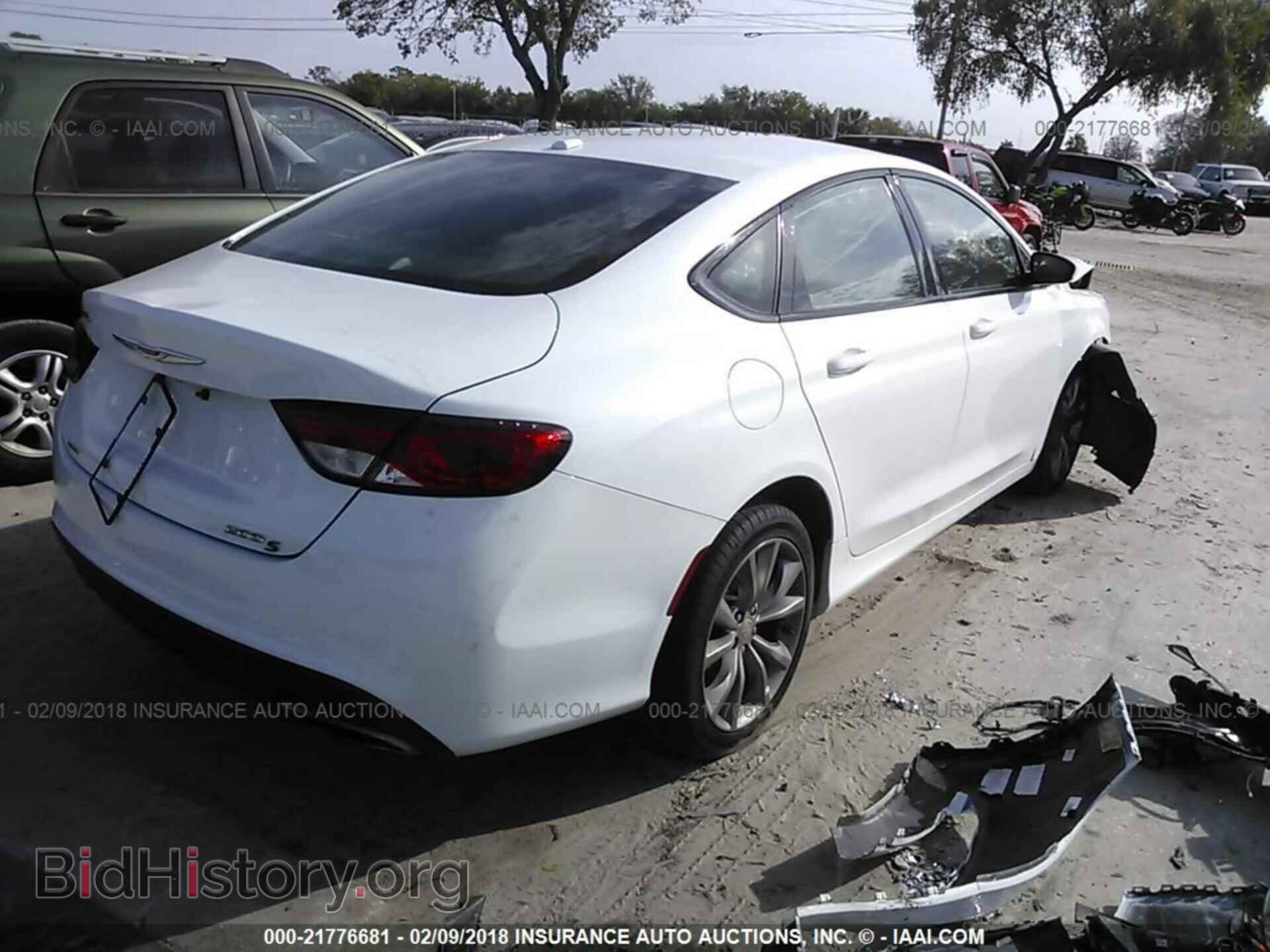 2015 Chrysler 200 - VIN: 1C3CCCBB1FN619663 - Photo 4