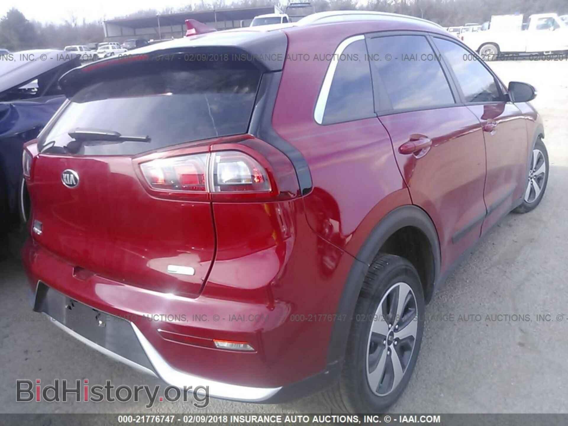 2017 Kia Niro - VIN: KNDCC3LC2H5055768 - Photo 4