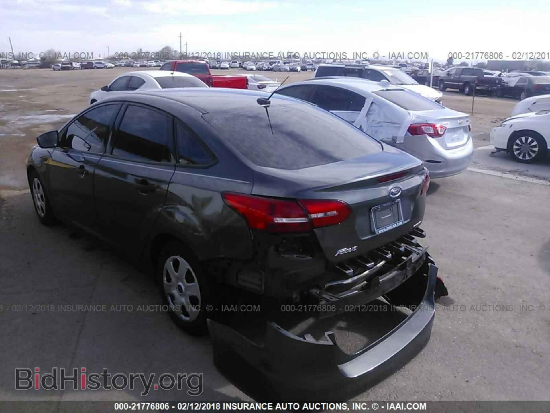 2016 Ford Focus - VIN: 1FADP3E25GL392058 - Фото 3
