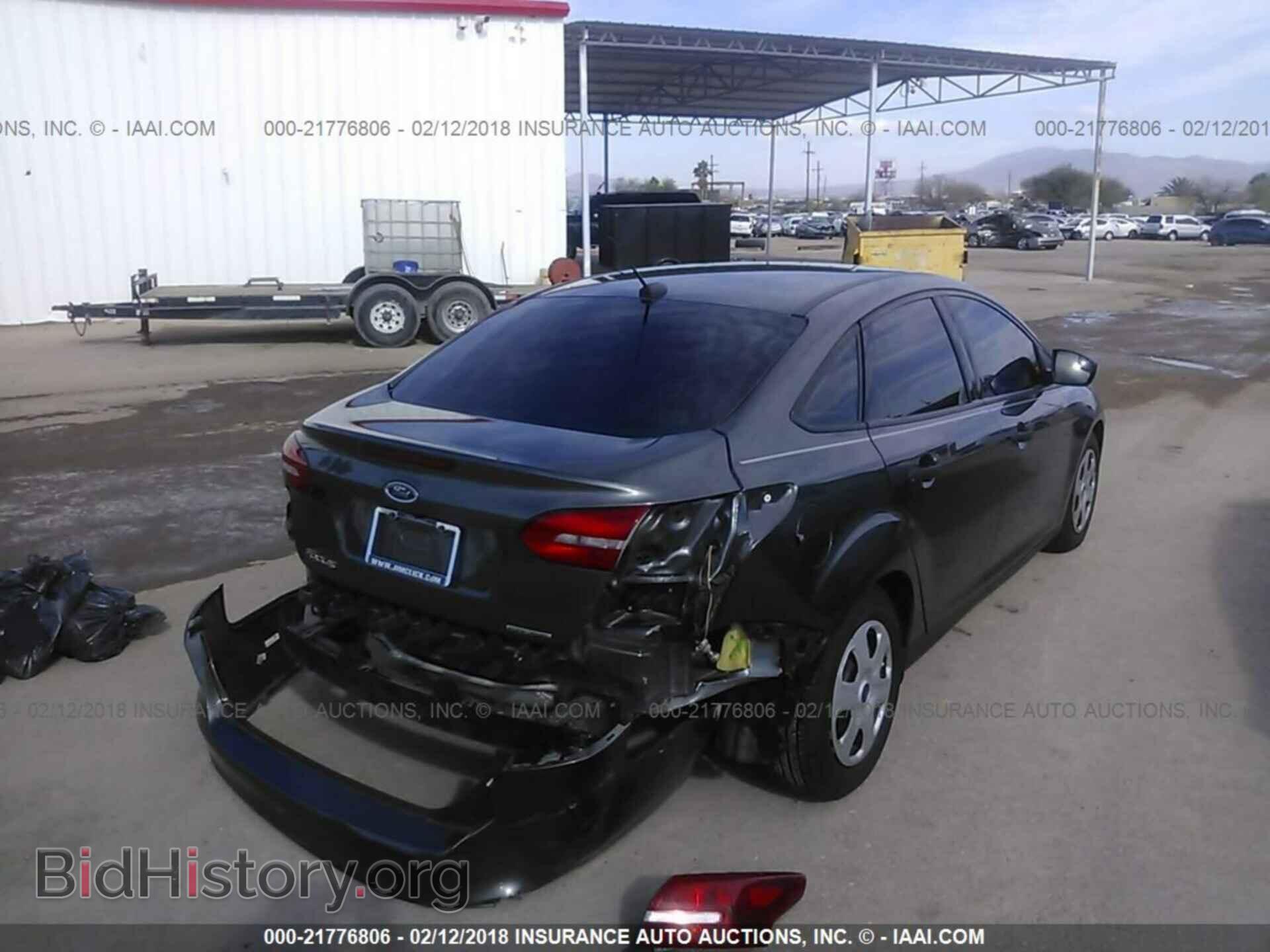 2016 Ford Focus - VIN: 1FADP3E25GL392058 - Фото 4