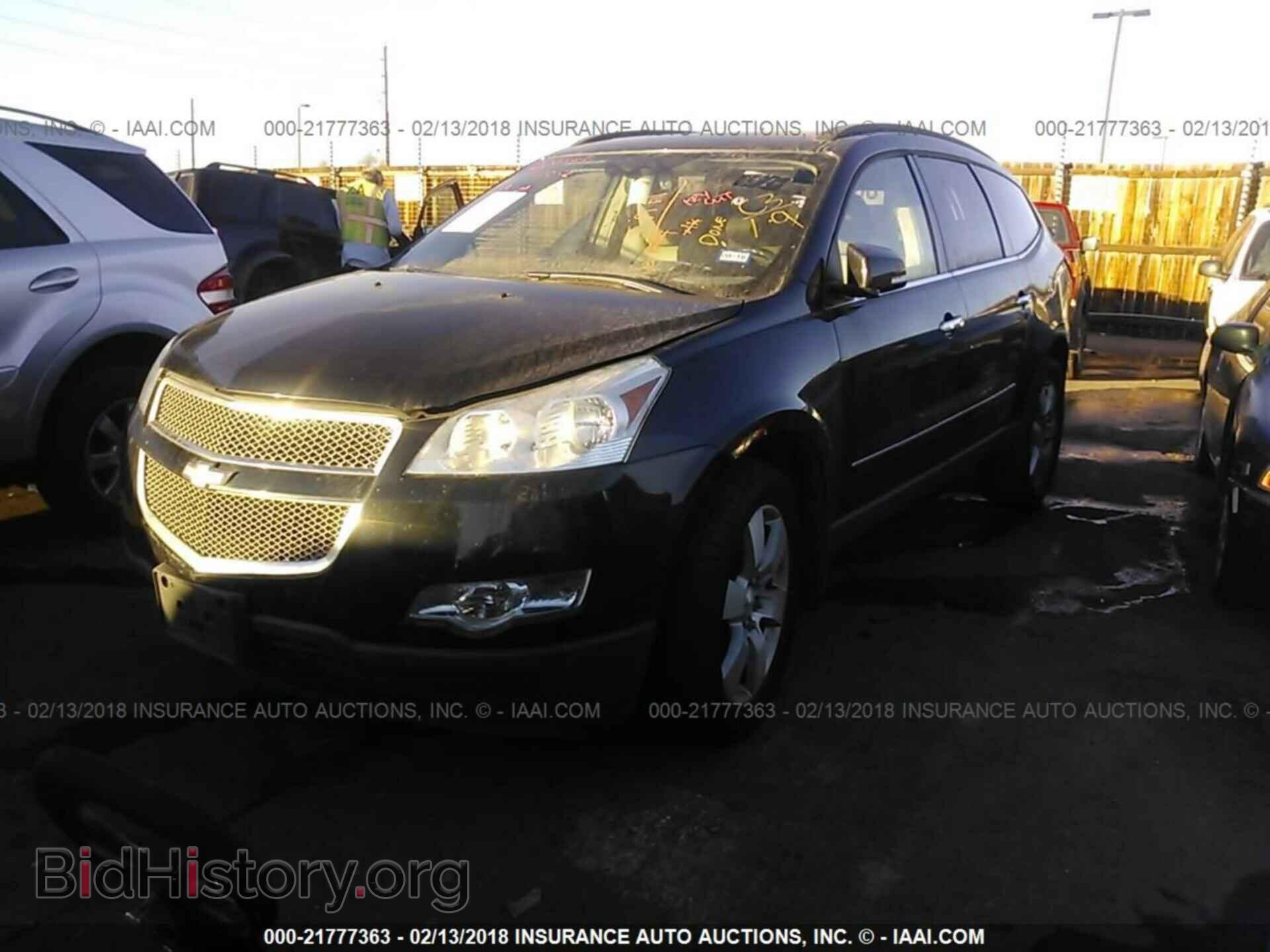 2012 Chevrolet Traverse - VIN: 1GNKRLED5CJ381278 - Photo 2