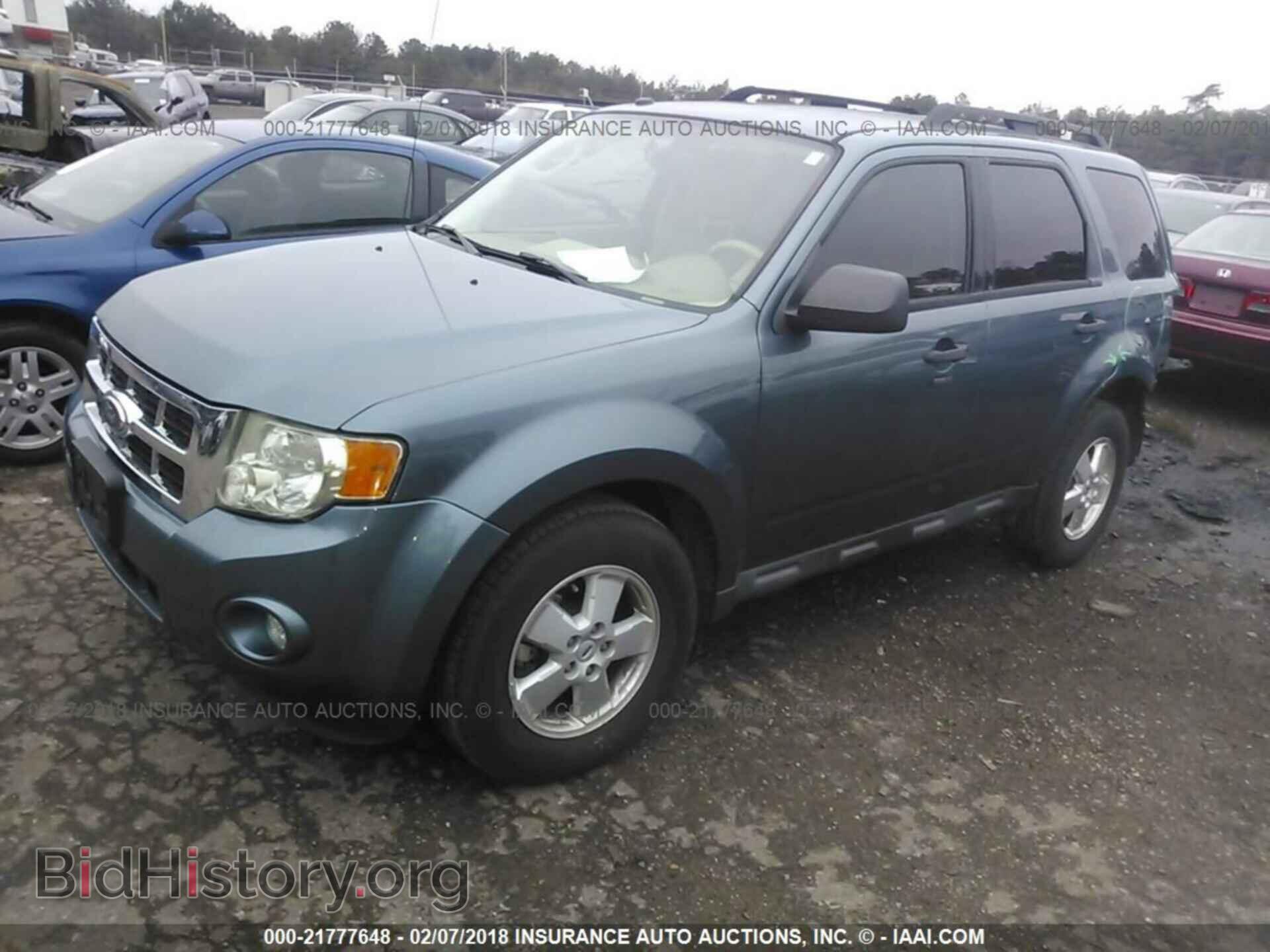 2012 Ford Escape - VIN: 1FMCU0D7XCKA64303 - Photo 2