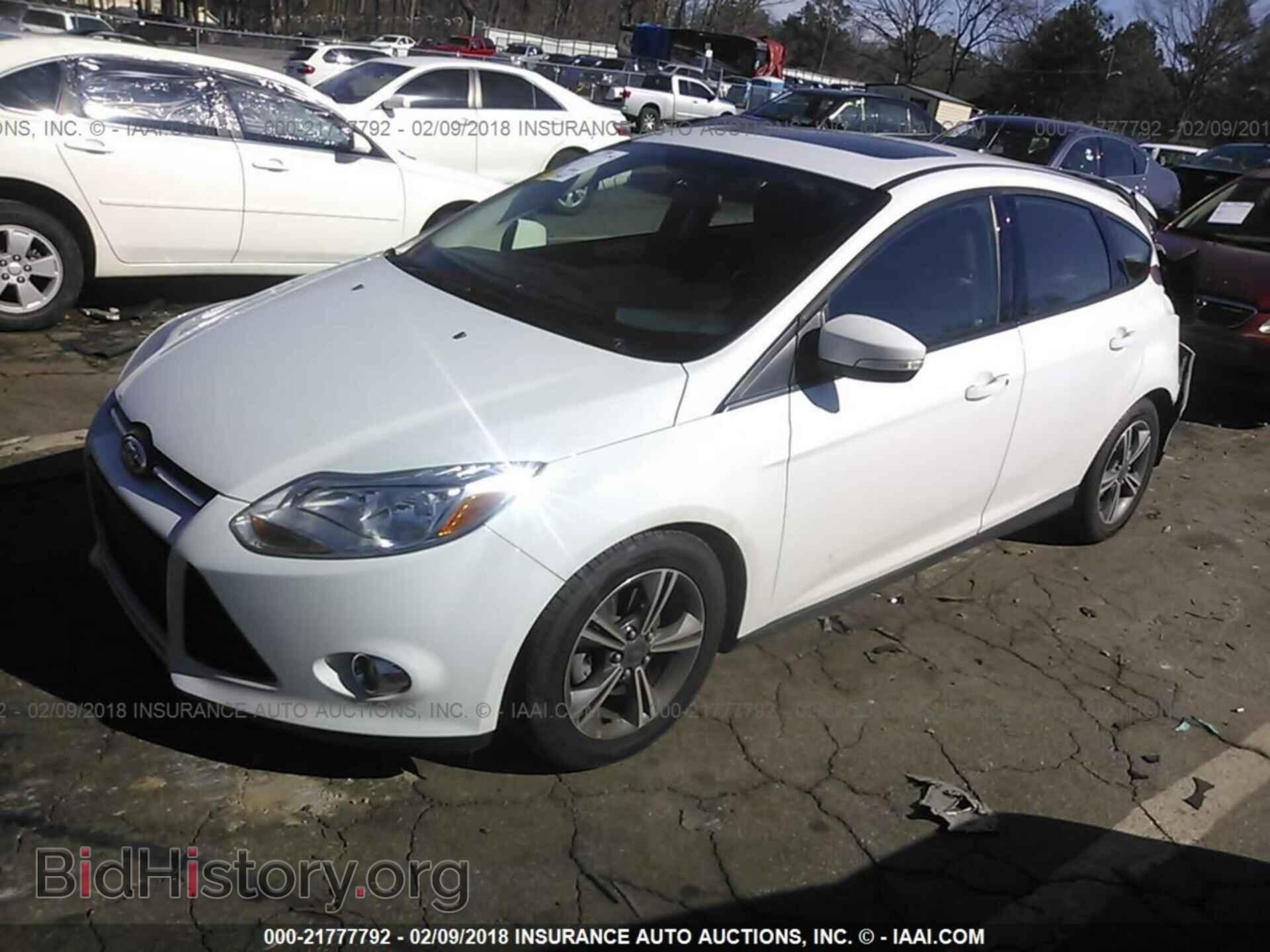 2014 Ford Focus - VIN: 1FADP3K28EL447202 - Фото 2
