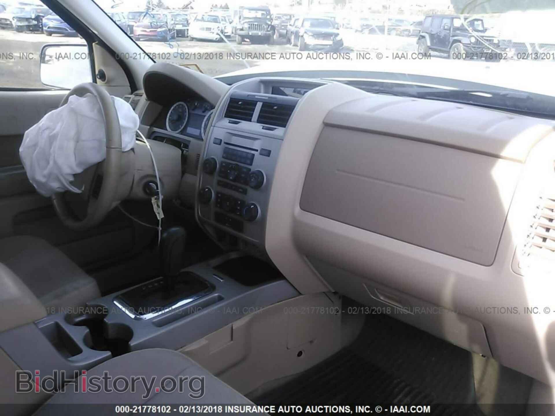 2011 Ford Escape - VIN: 1FMCU0D70BKA82839 - Фото 5