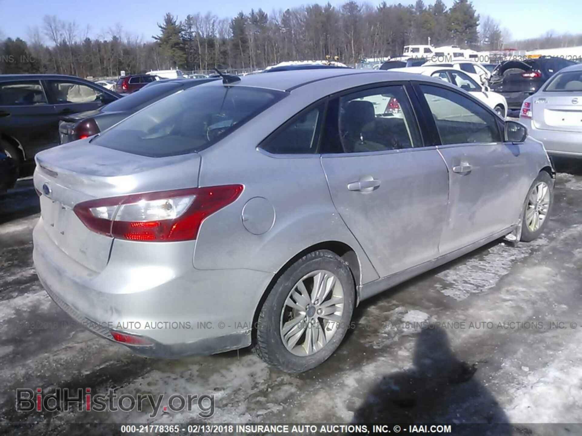 2012 Ford Focus - VIN: 1FAHP3H27CL218774 - Photo 4