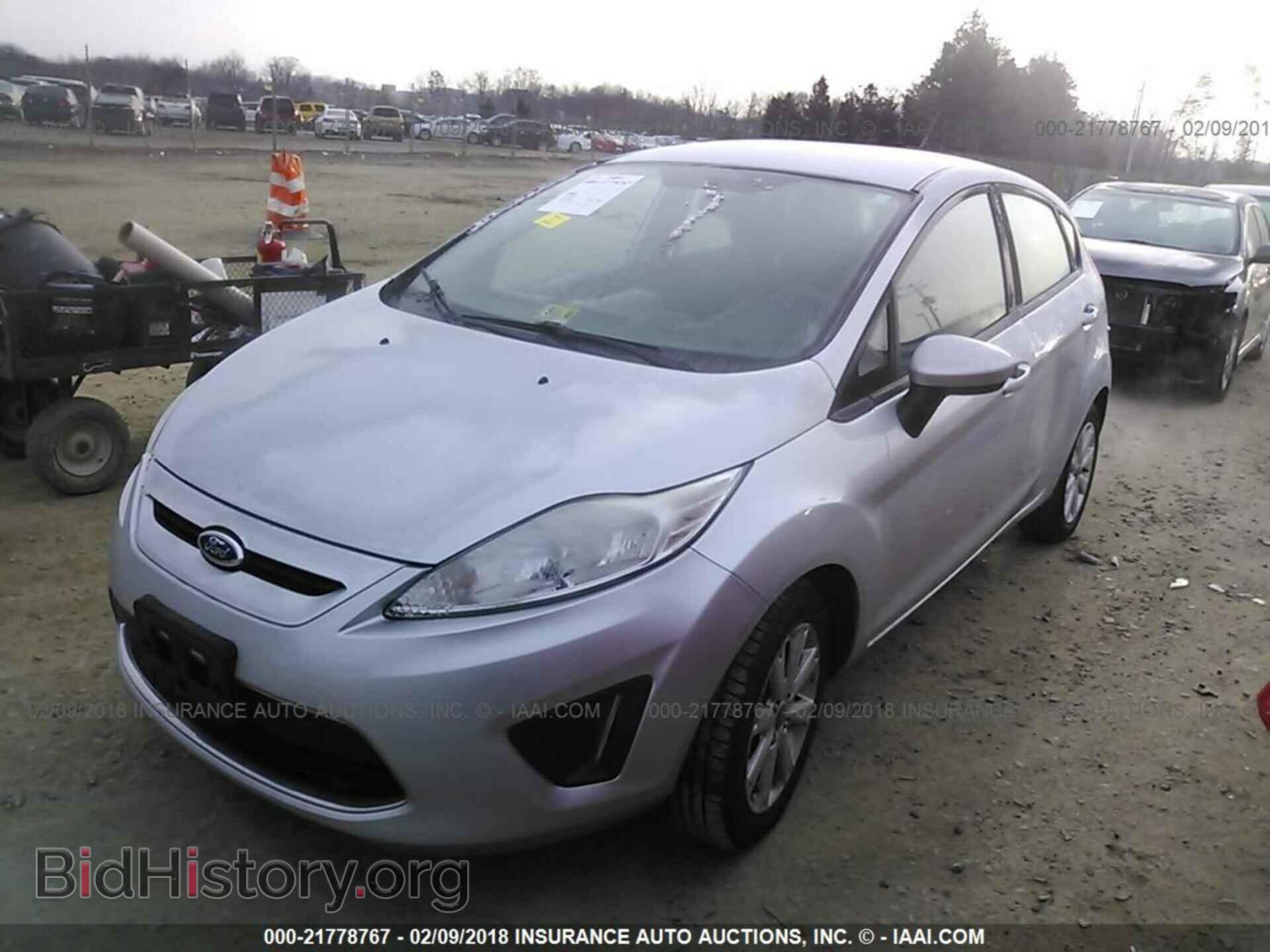 2012 Ford Fiesta - VIN: 3FADP4EJ1CM105028 - Photo 2