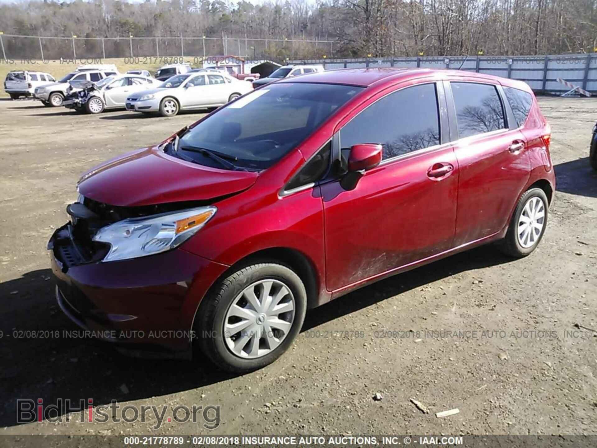 2015 Nissan Versa note - VIN: 3N1CE2CP3FL367668 - Фото 2