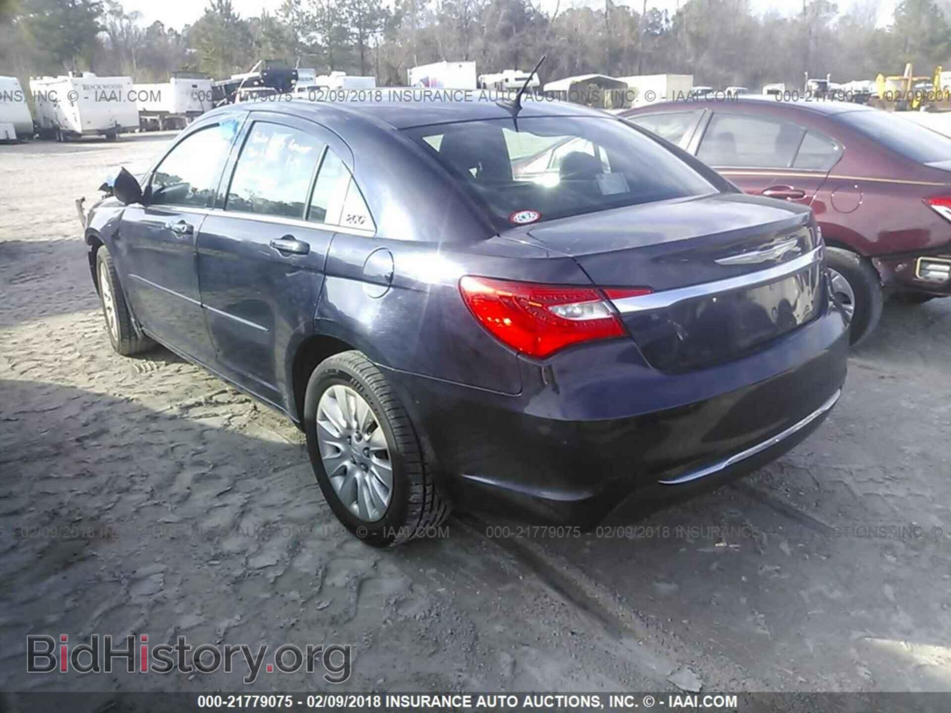 2011 Chrysler 200 - VIN: 1C3BC4FBXBN552924 - Photo 3