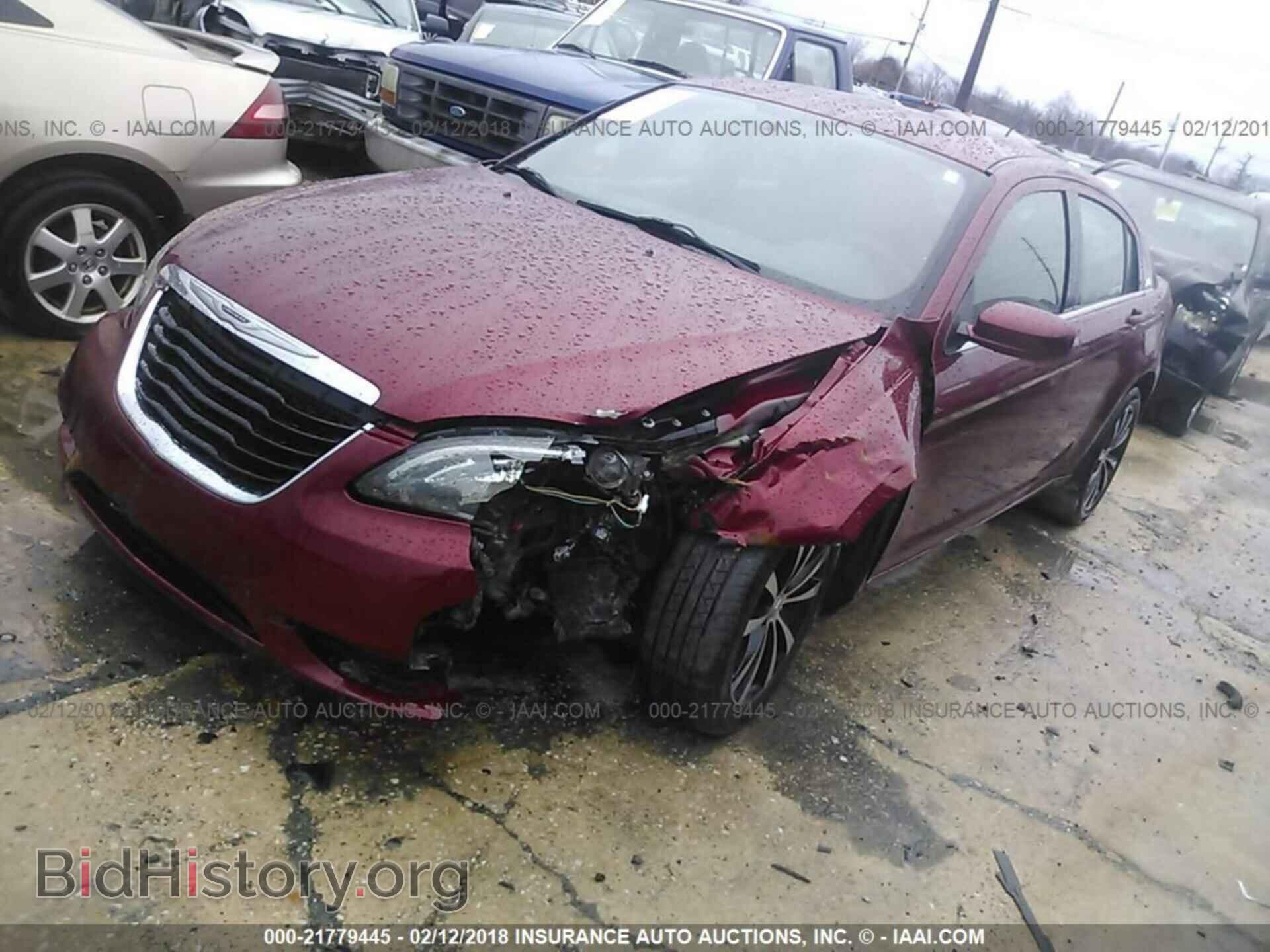 2013 Chrysler 200 - VIN: 1C3CCBBG2DN701386 - Фото 2