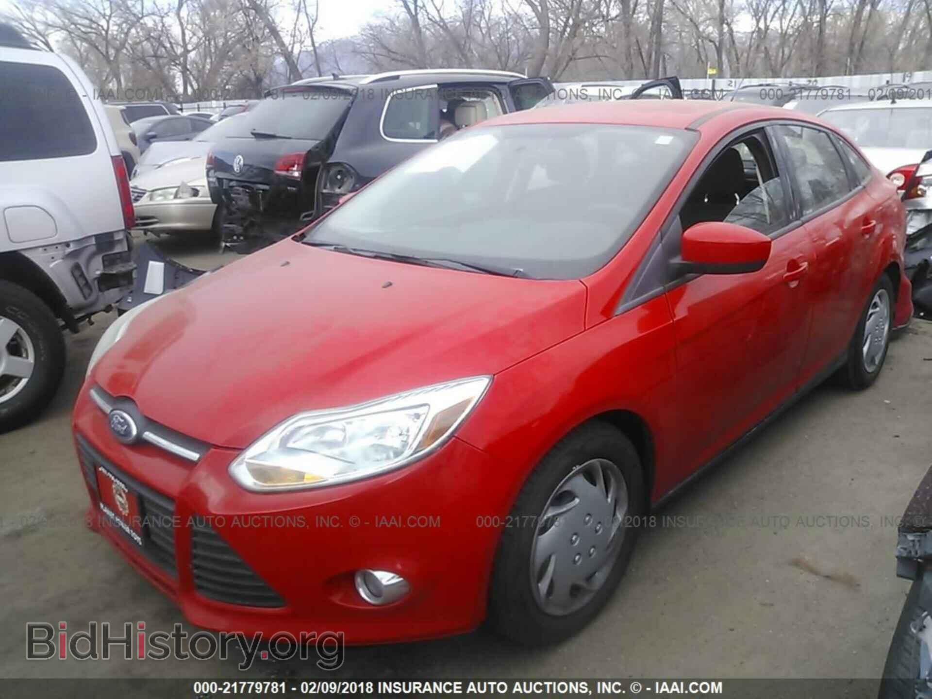 2012 Ford Focus - VIN: 1FAHP3F29CL332312 - Photo 2