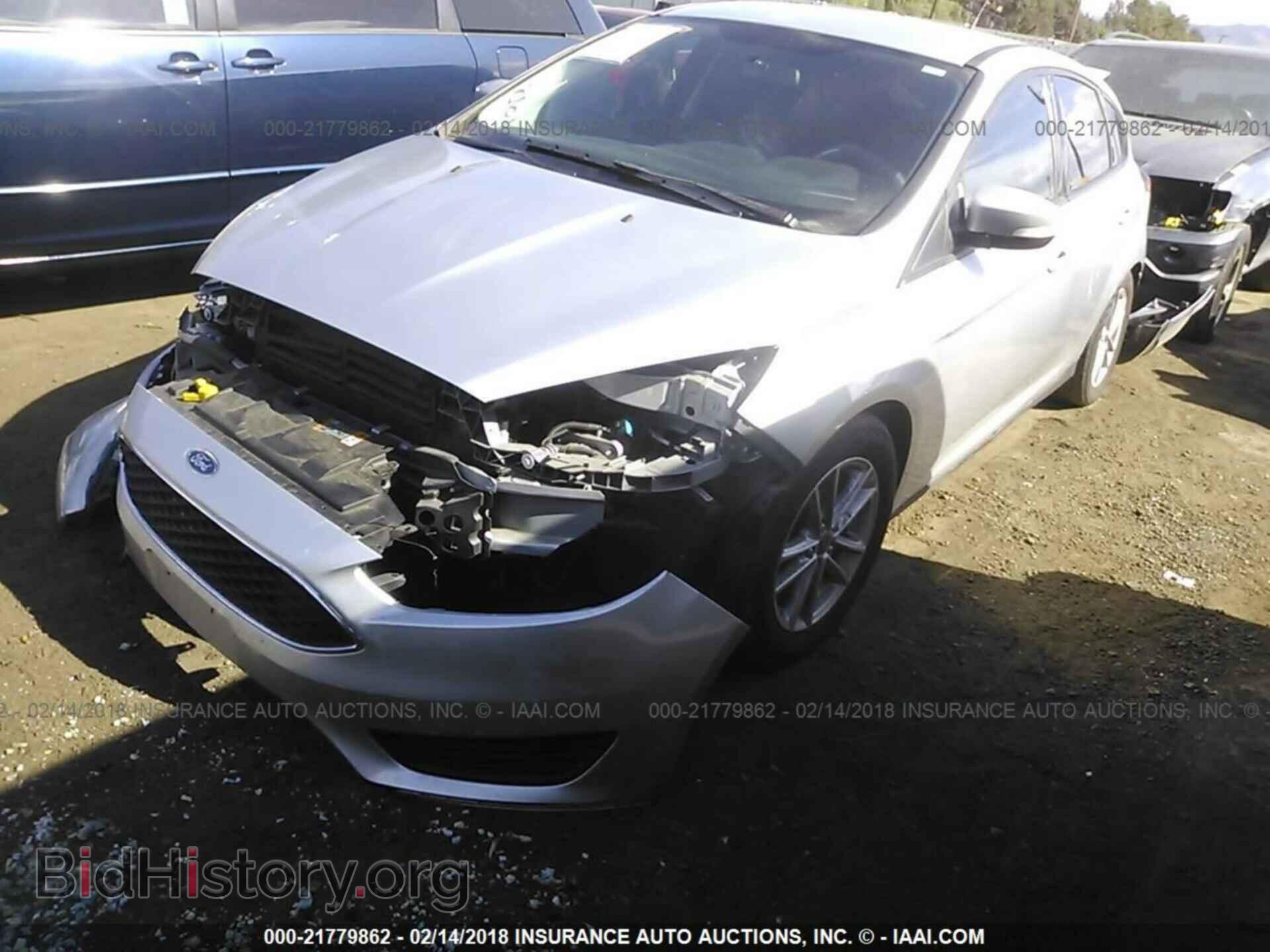 2016 Ford Focus - VIN: 1FADP3K20GL338011 - Photo 2