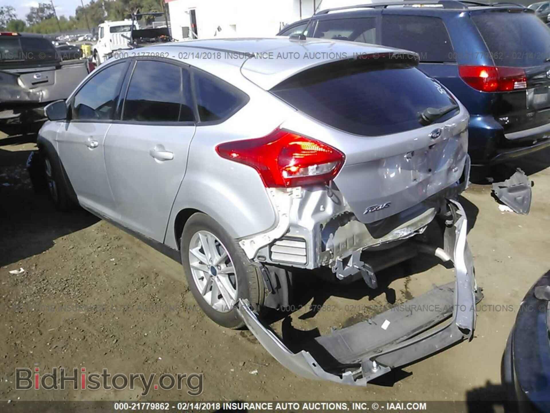 2016 Ford Focus - VIN: 1FADP3K20GL338011 - Photo 3