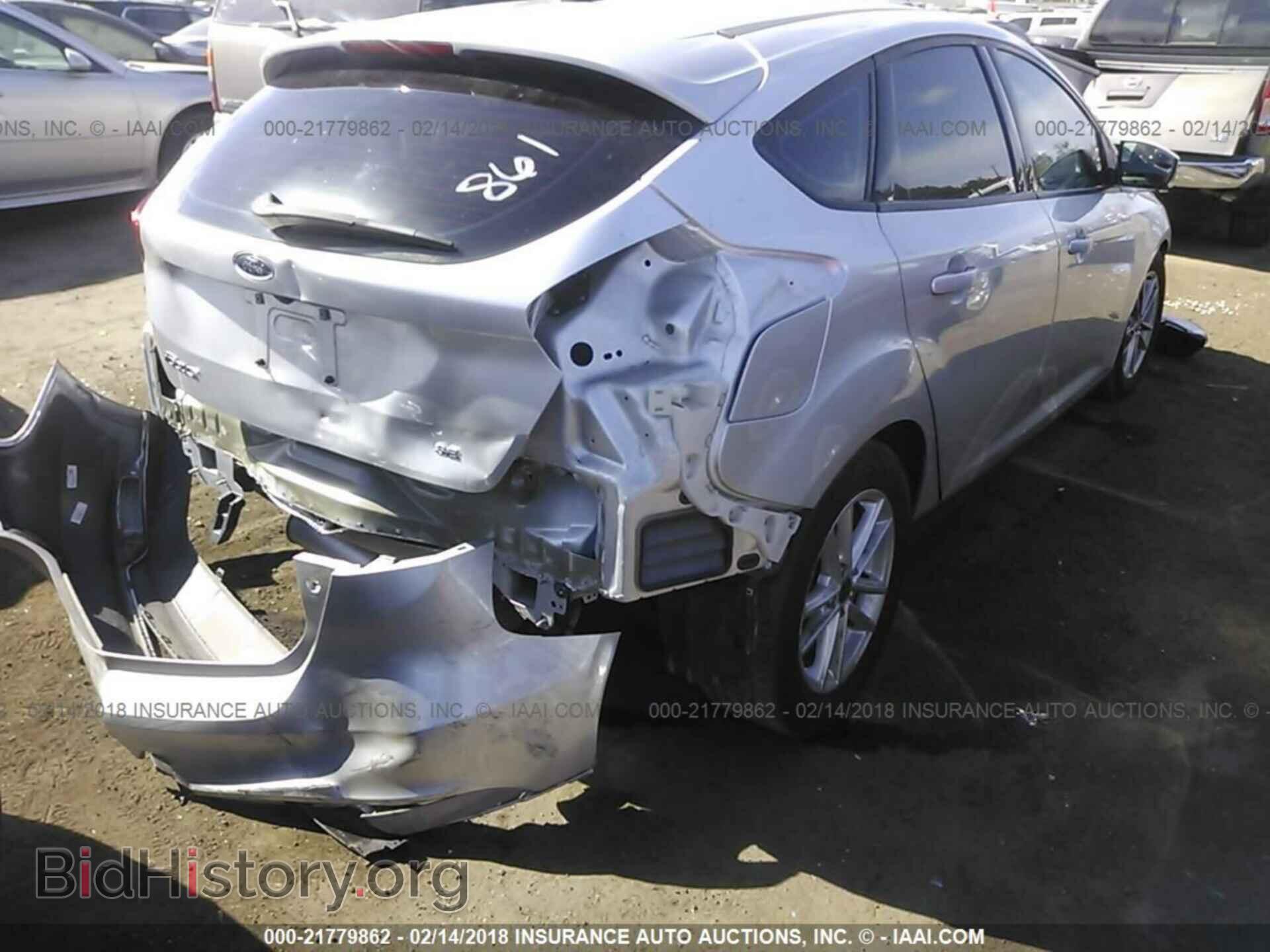 2016 Ford Focus - VIN: 1FADP3K20GL338011 - Photo 4