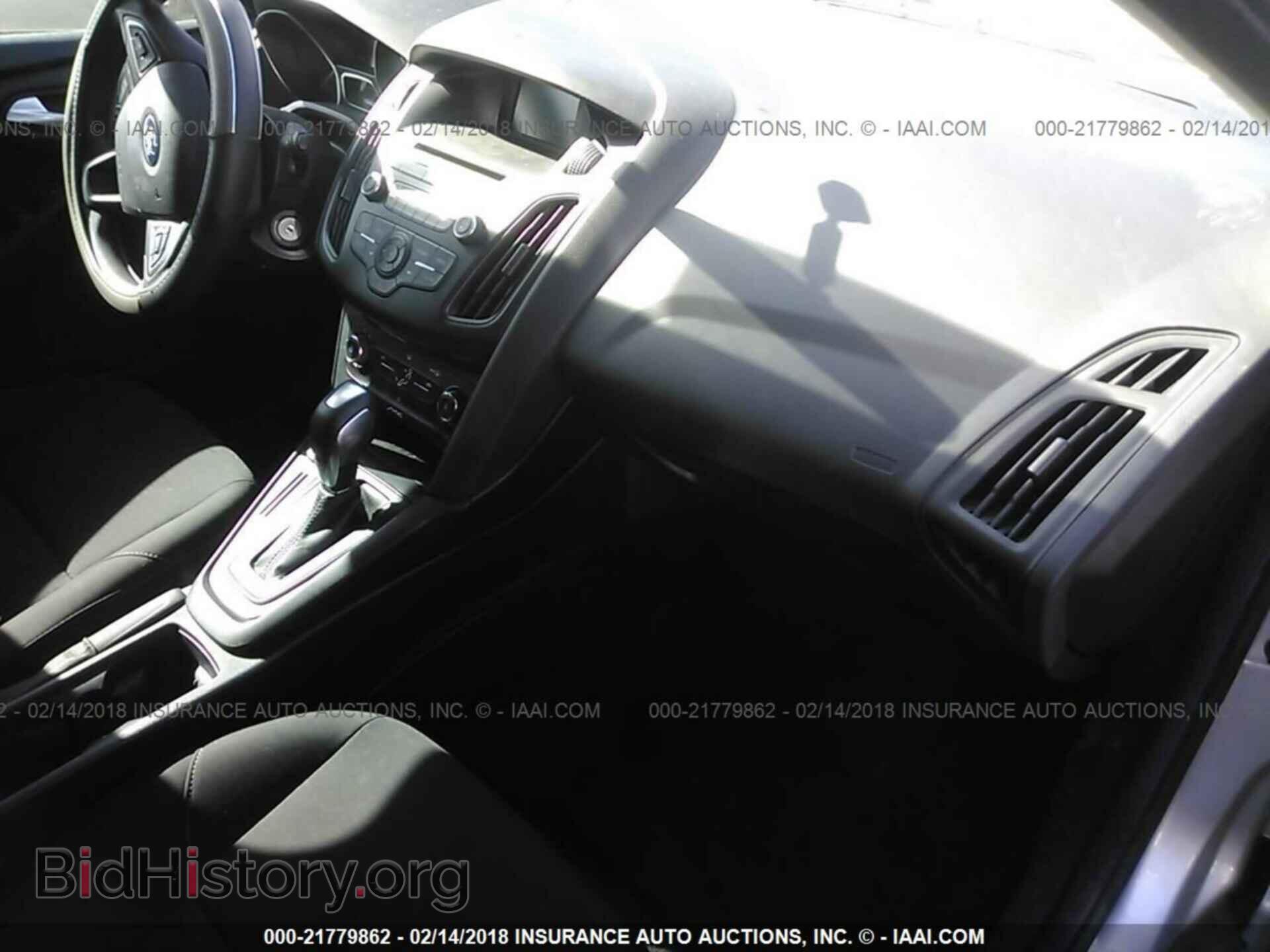 2016 Ford Focus - VIN: 1FADP3K20GL338011 - Photo 5