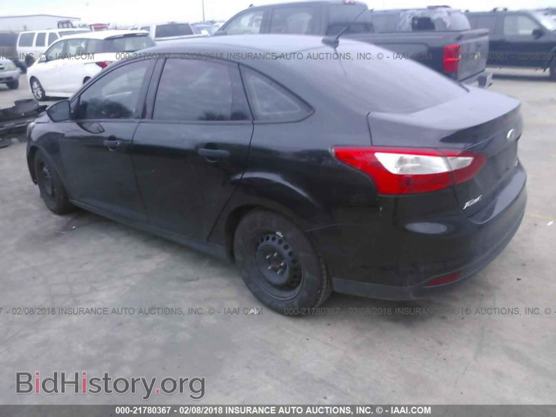 2014 Ford Focus - VIN: 1FADP3E26EL311257 - Photo 3