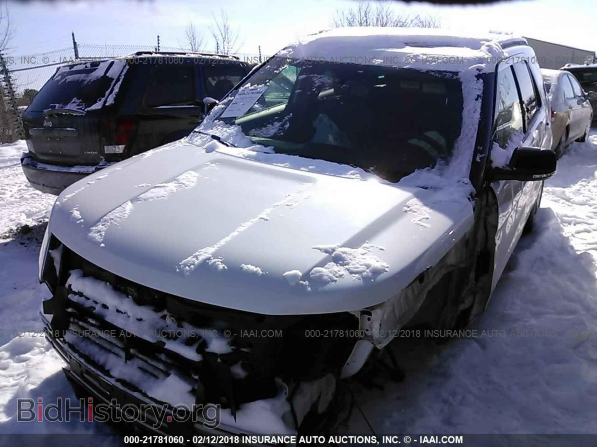 2016 Ford Explorer - VIN: 1FM5K8D82GGD28208 - Photo 2