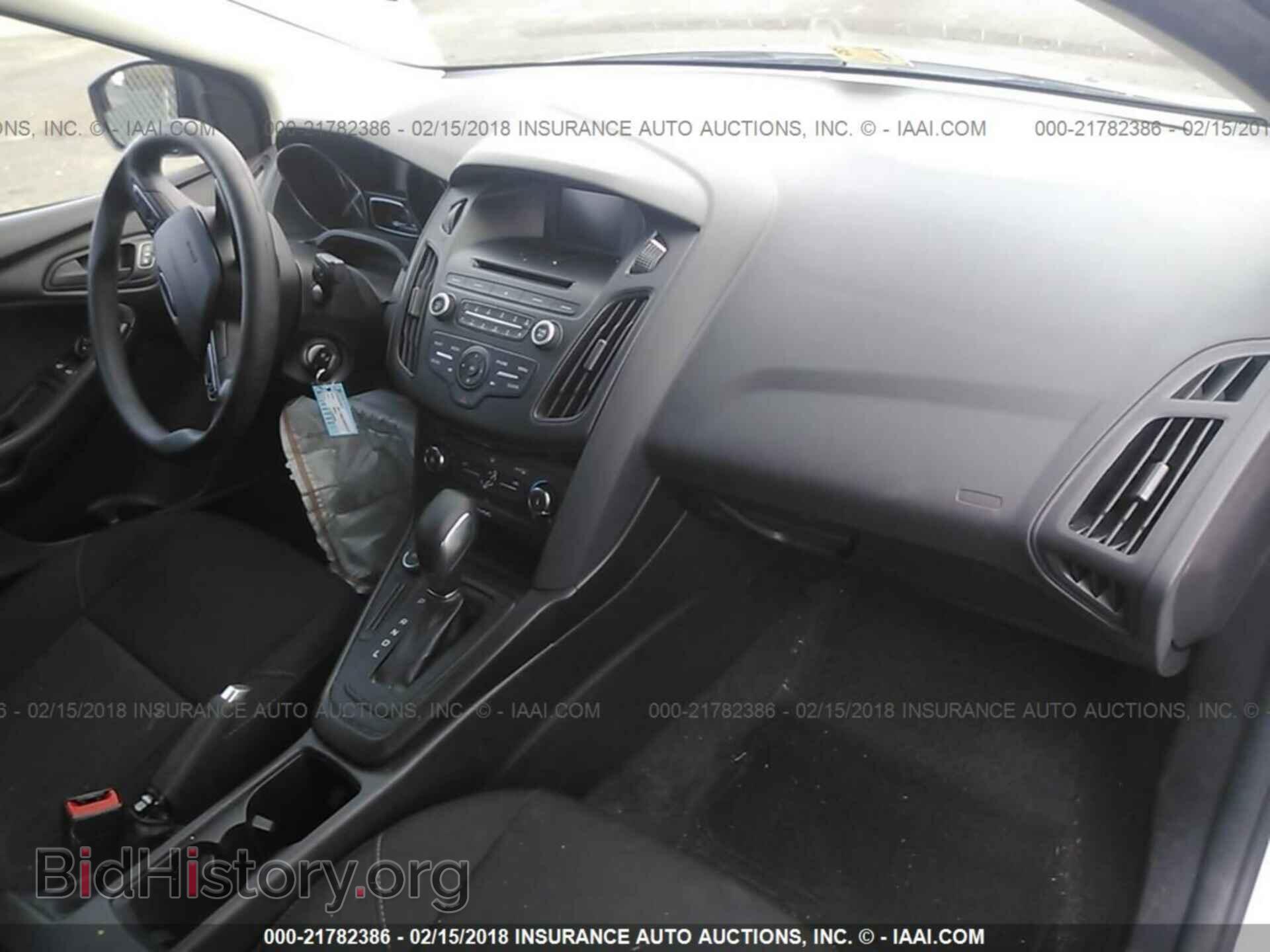 2017 Ford Focus - VIN: 1FADP3E29HL302248 - Photo 5