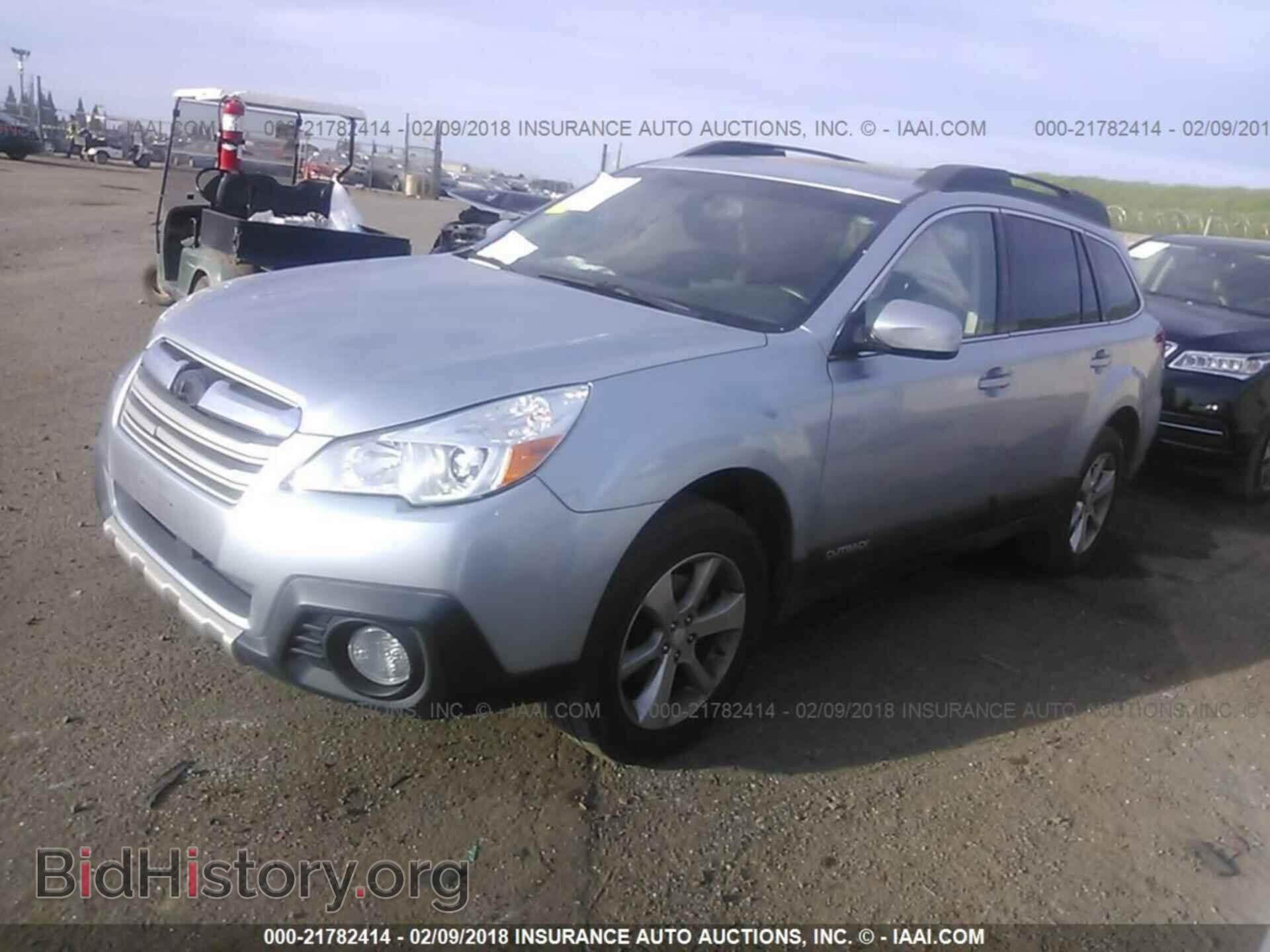 2014 Subaru Outback - VIN: 4S4BRBLC4E3325803 - Photo 2