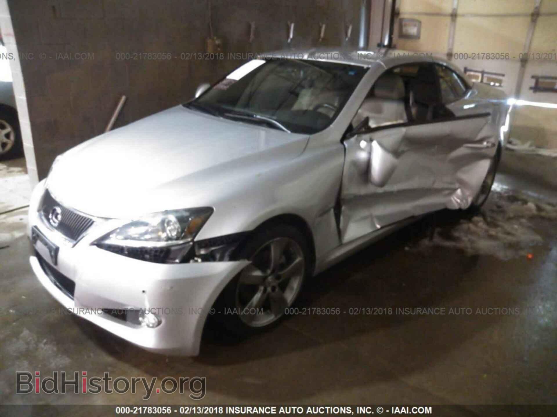 2011 Lexus Is - VIN: JTHFF2C24B2520726 - Photo 2