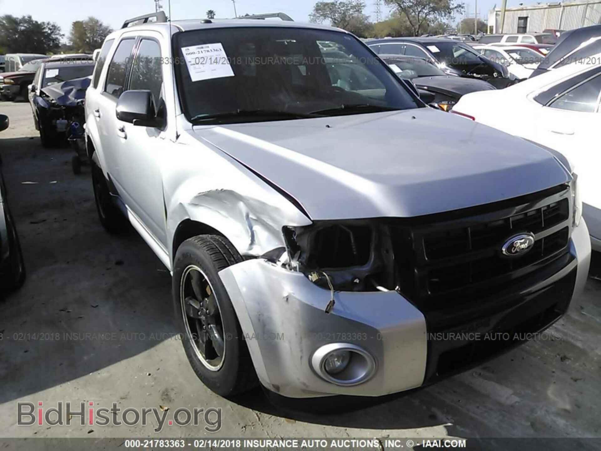 Photo 1FMCU0D70BKA31518 - Ford Escape 2011