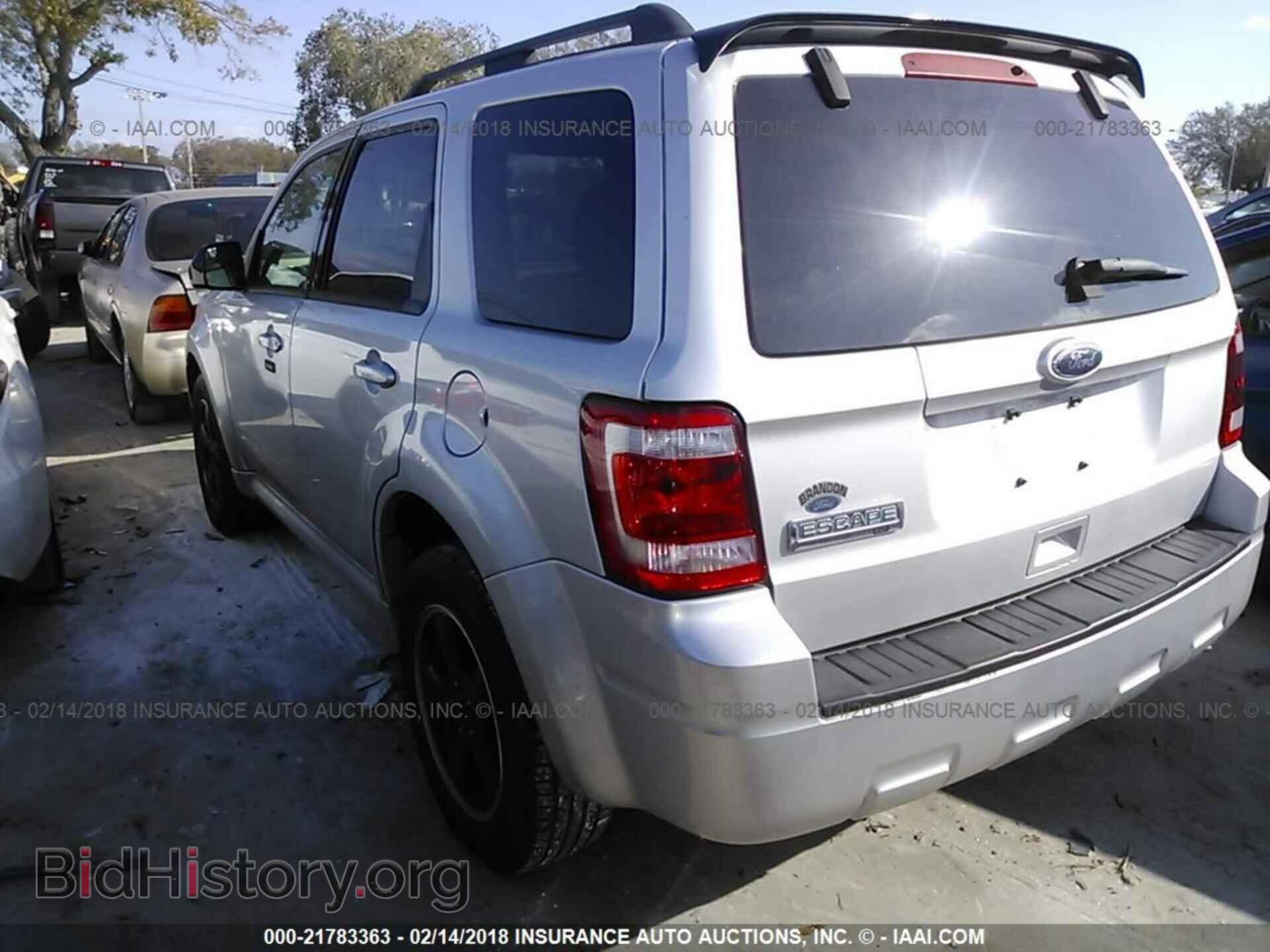 2011 Ford Escape - VIN: 1FMCU0D70BKA31518 - Фото 3