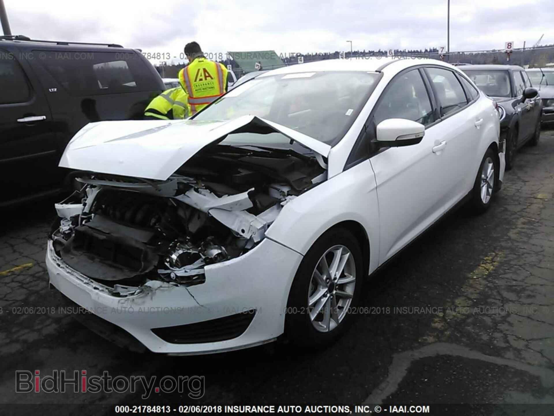 2016 Ford Focus - VIN: 1FADP3F26GL277015 - Фото 2