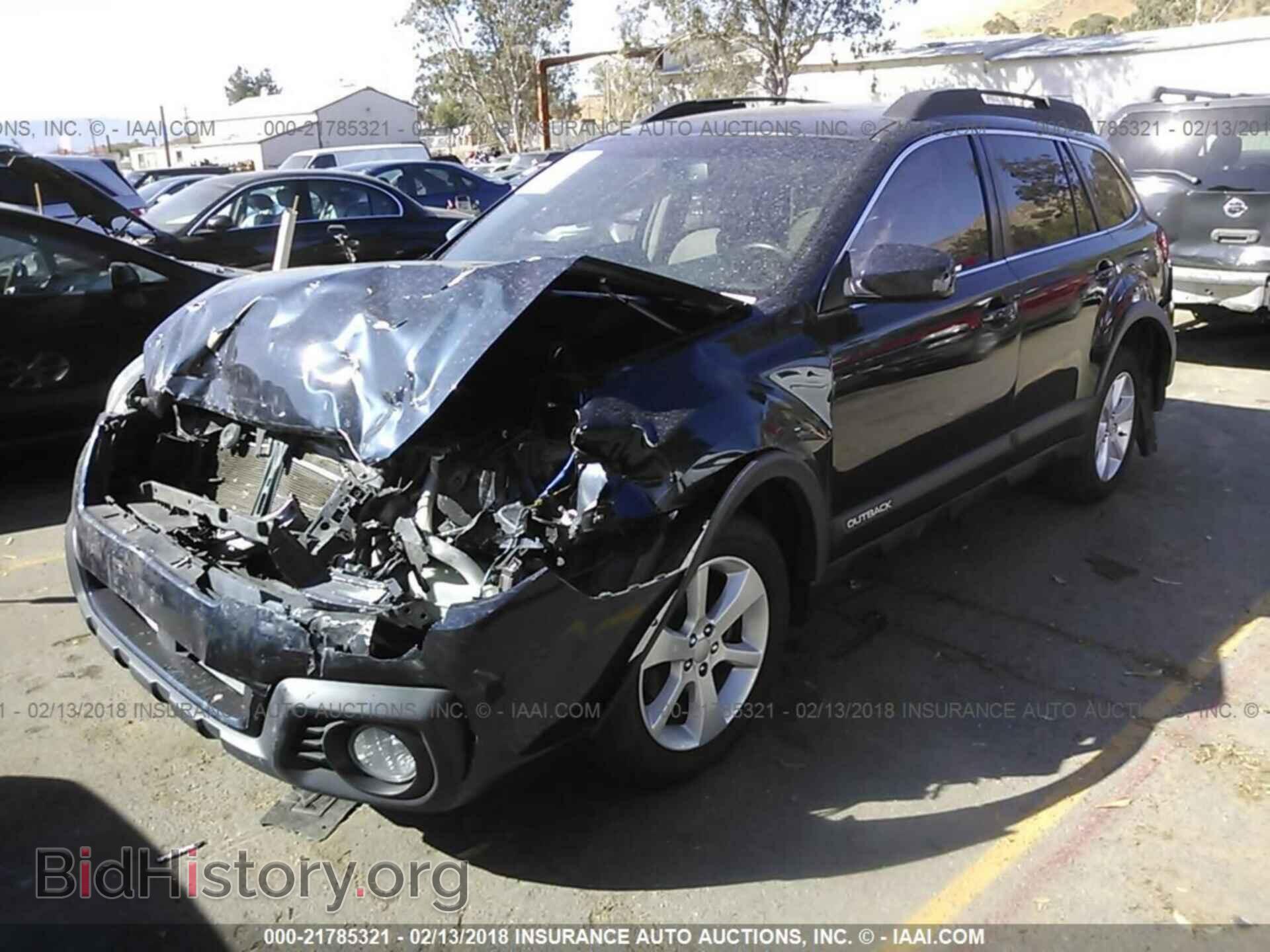2014 Subaru Outback - VIN: 4S4BRBDC6E3250519 - Photo 2