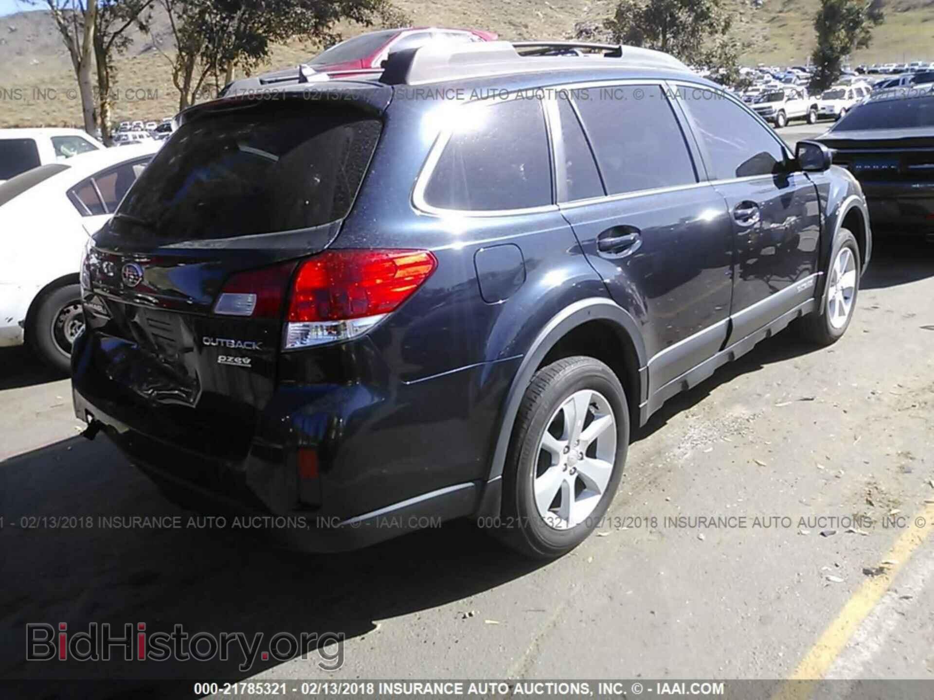 2014 Subaru Outback - VIN: 4S4BRBDC6E3250519 - Photo 4