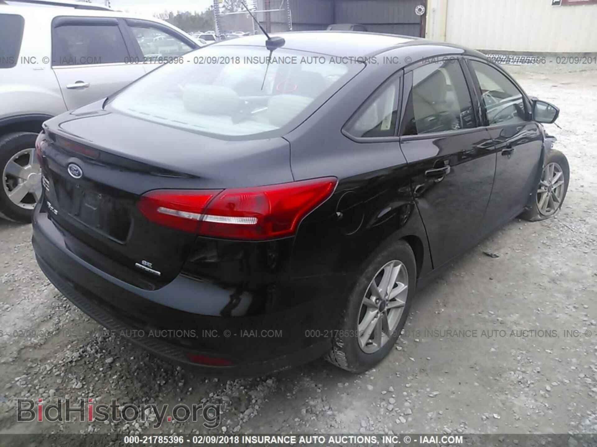 2016 Ford Focus - VIN: 1FADP3F24GL292550 - Фото 4