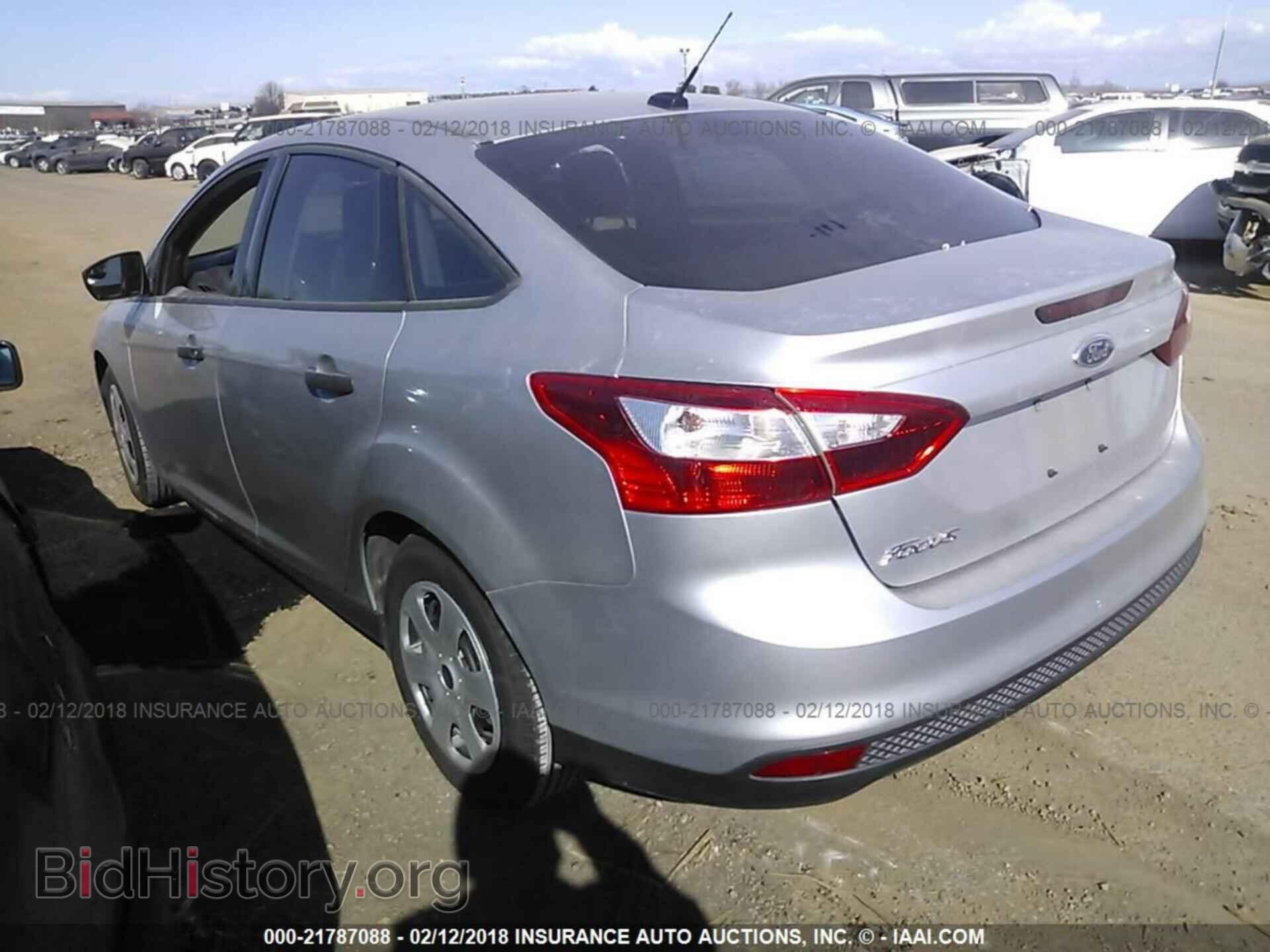 2013 Ford Focus - VIN: 1FADP3E26DL307952 - Photo 3