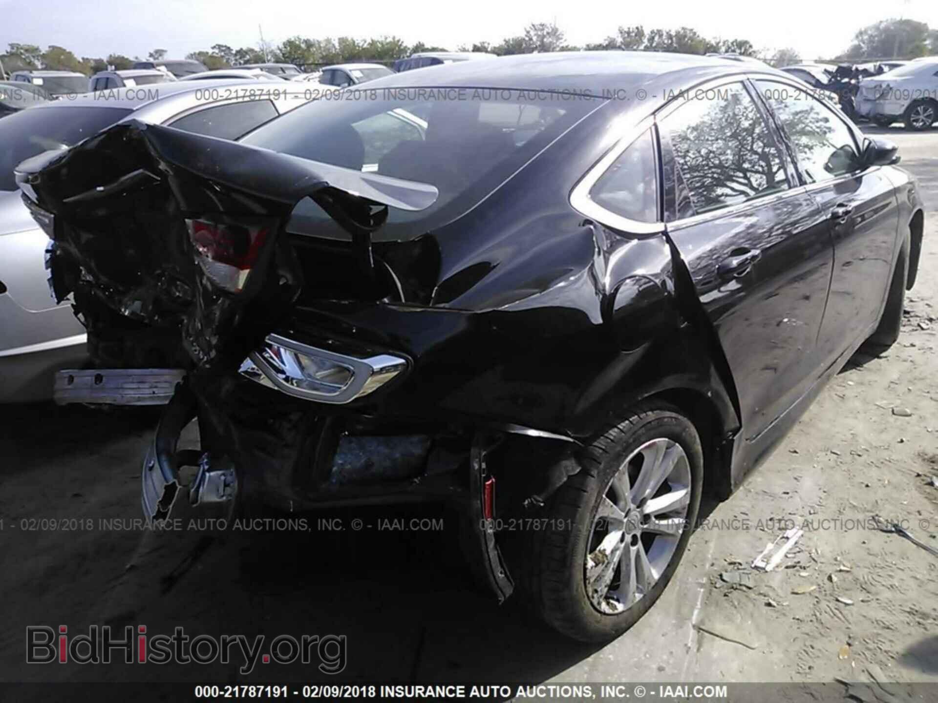 2015 Chrysler 200 - VIN: 1C3CCCAB4FN579533 - Photo 4