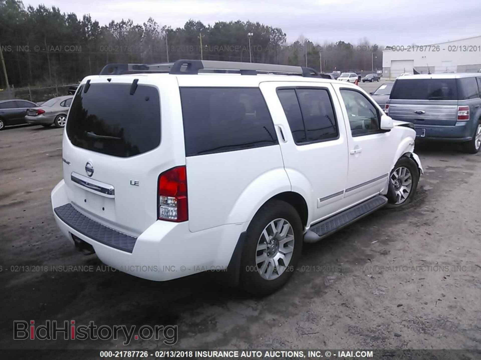 2011 Nissan Pathfinder - VIN: 5N1AR1NN8BC624162 - Фото 4