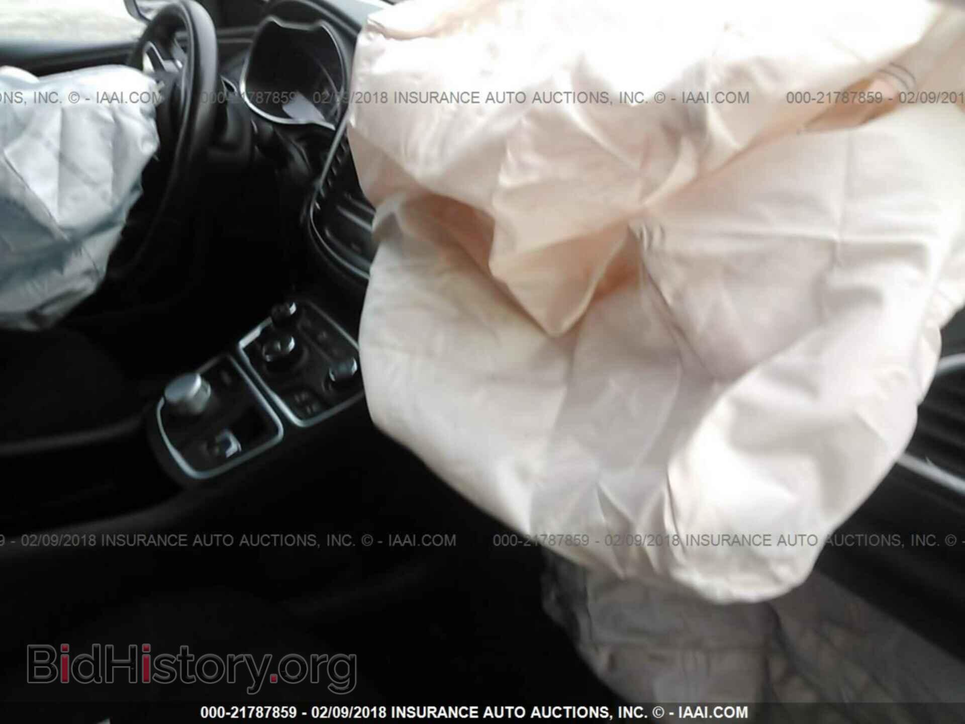 2015 Chrysler 200 - VIN: 1C3CCCAB5FN732212 - Photo 5