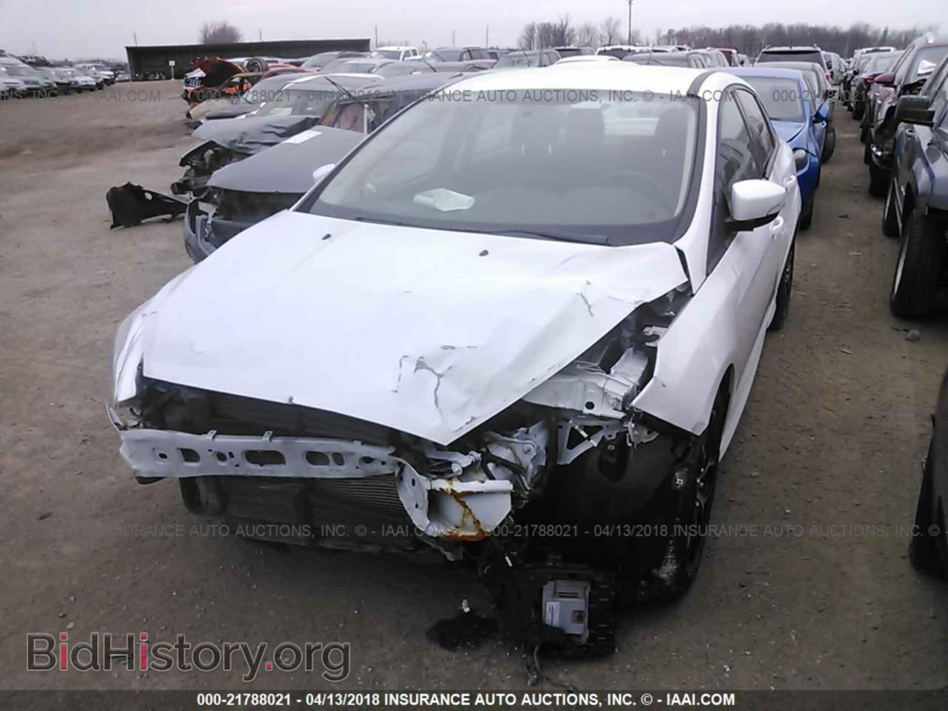 2015 Ford Focus - VIN: 1FADP3F23FL229938 - Photo 2
