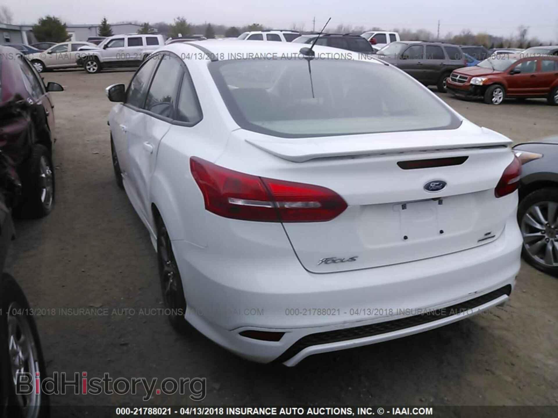 2015 Ford Focus - VIN: 1FADP3F23FL229938 - Photo 3