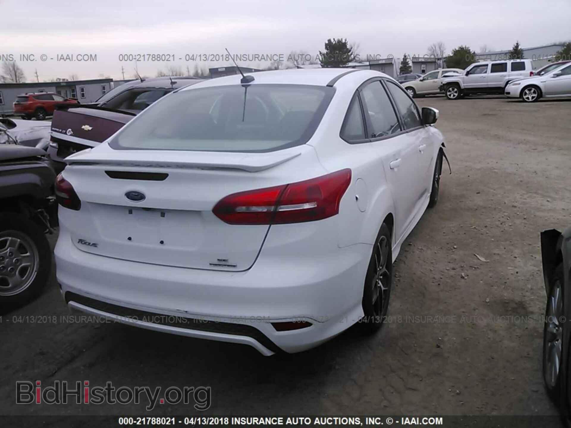 2015 Ford Focus - VIN: 1FADP3F23FL229938 - Photo 4