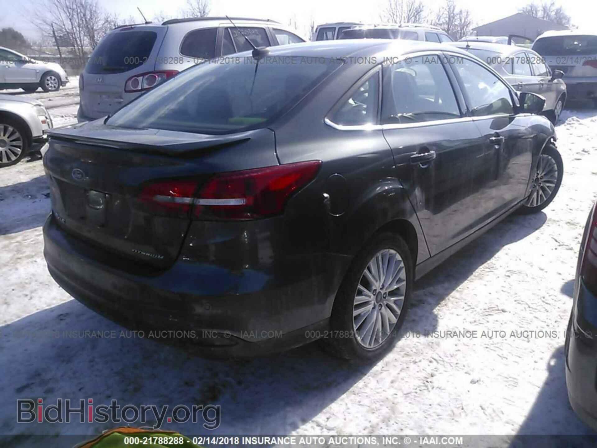 2017 Ford Focus - VIN: 1FADP3J21HL220116 - Фото 4