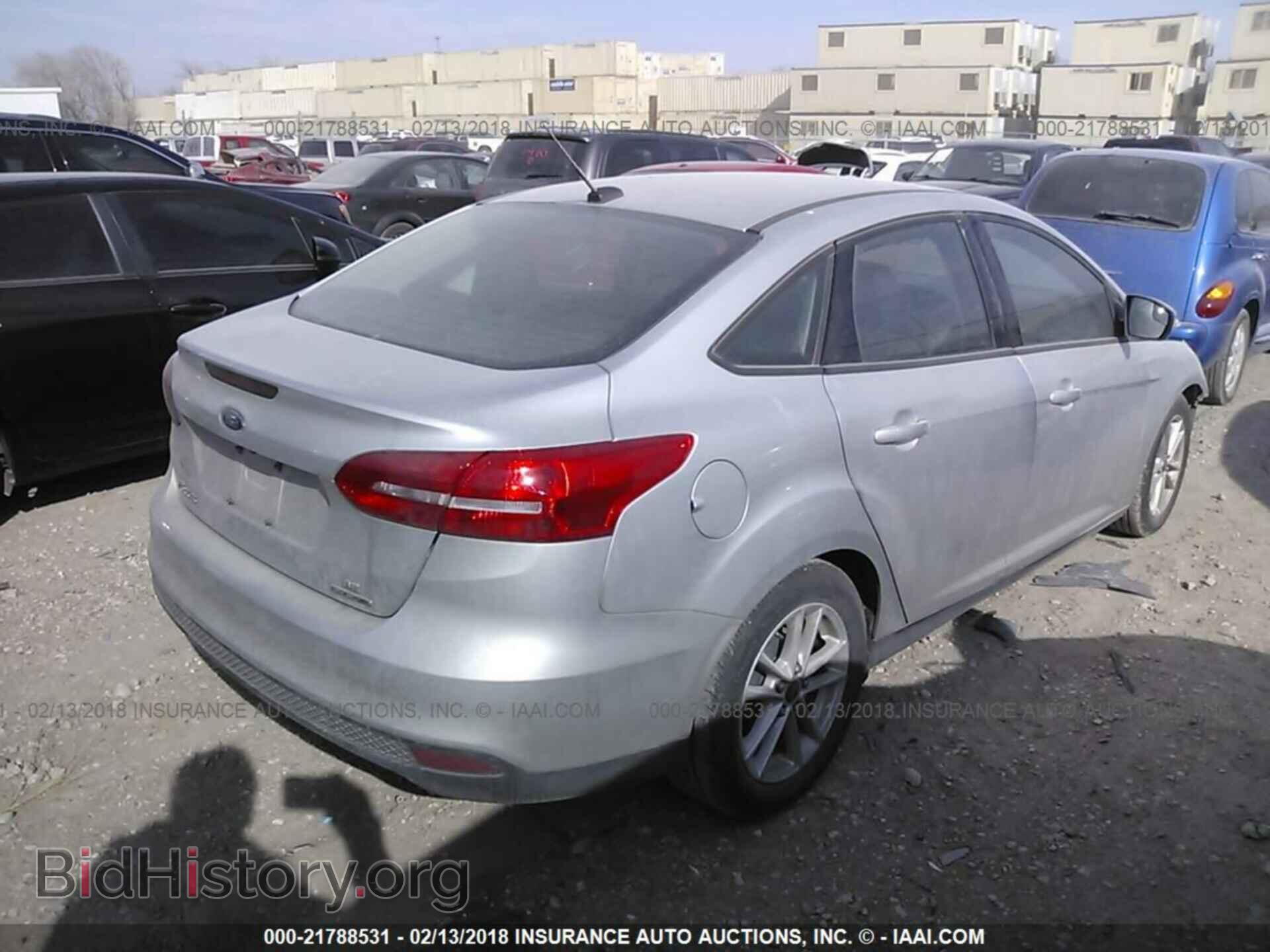 2015 Ford Focus - VIN: 1FADP3F2XFL269188 - Photo 4