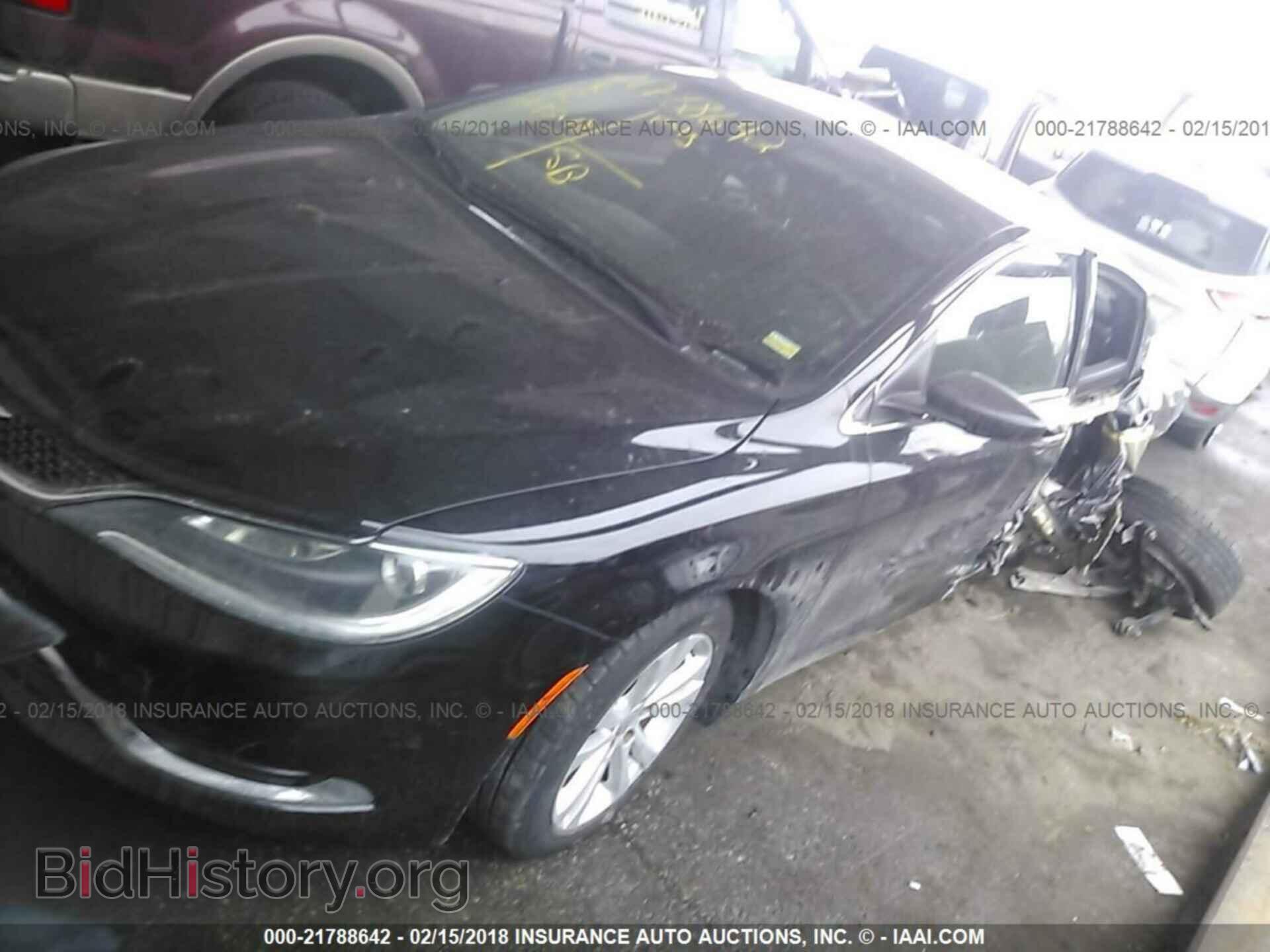 2015 Chrysler 200 - VIN: 1C3CCCAB8FN539746 - Photo 2