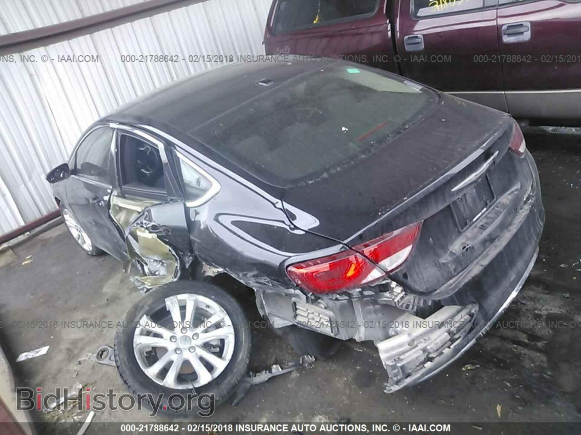 2015 Chrysler 200 - VIN: 1C3CCCAB8FN539746 - Photo 3