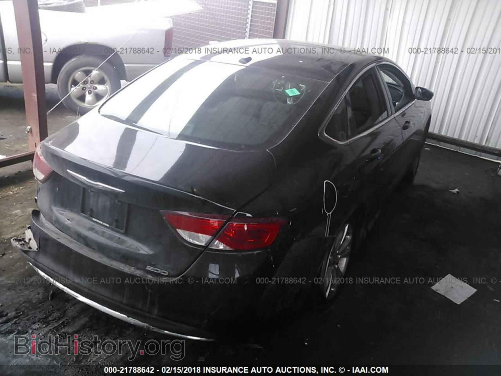 2015 Chrysler 200 - VIN: 1C3CCCAB8FN539746 - Photo 4