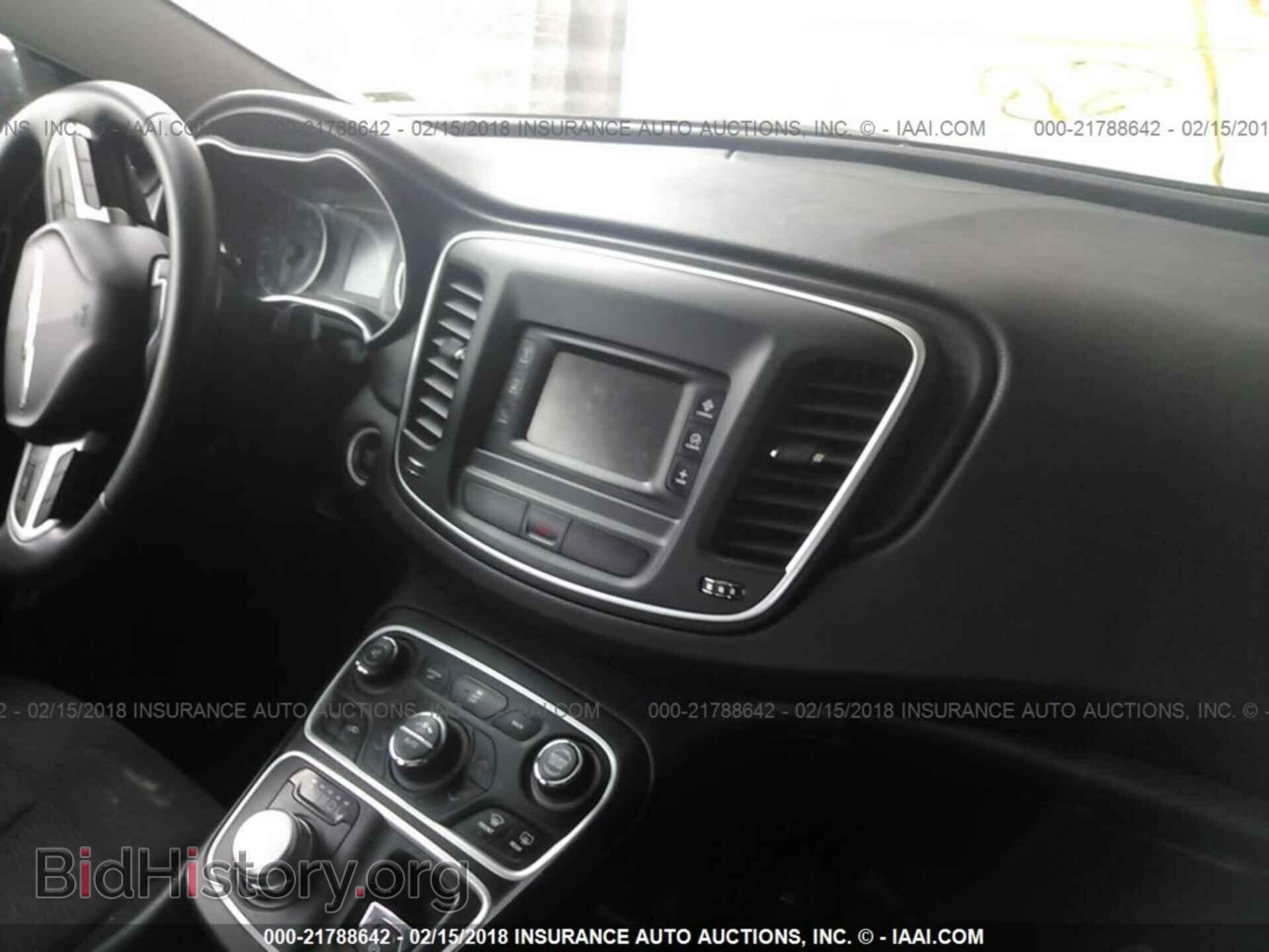 2015 Chrysler 200 - VIN: 1C3CCCAB8FN539746 - Photo 5